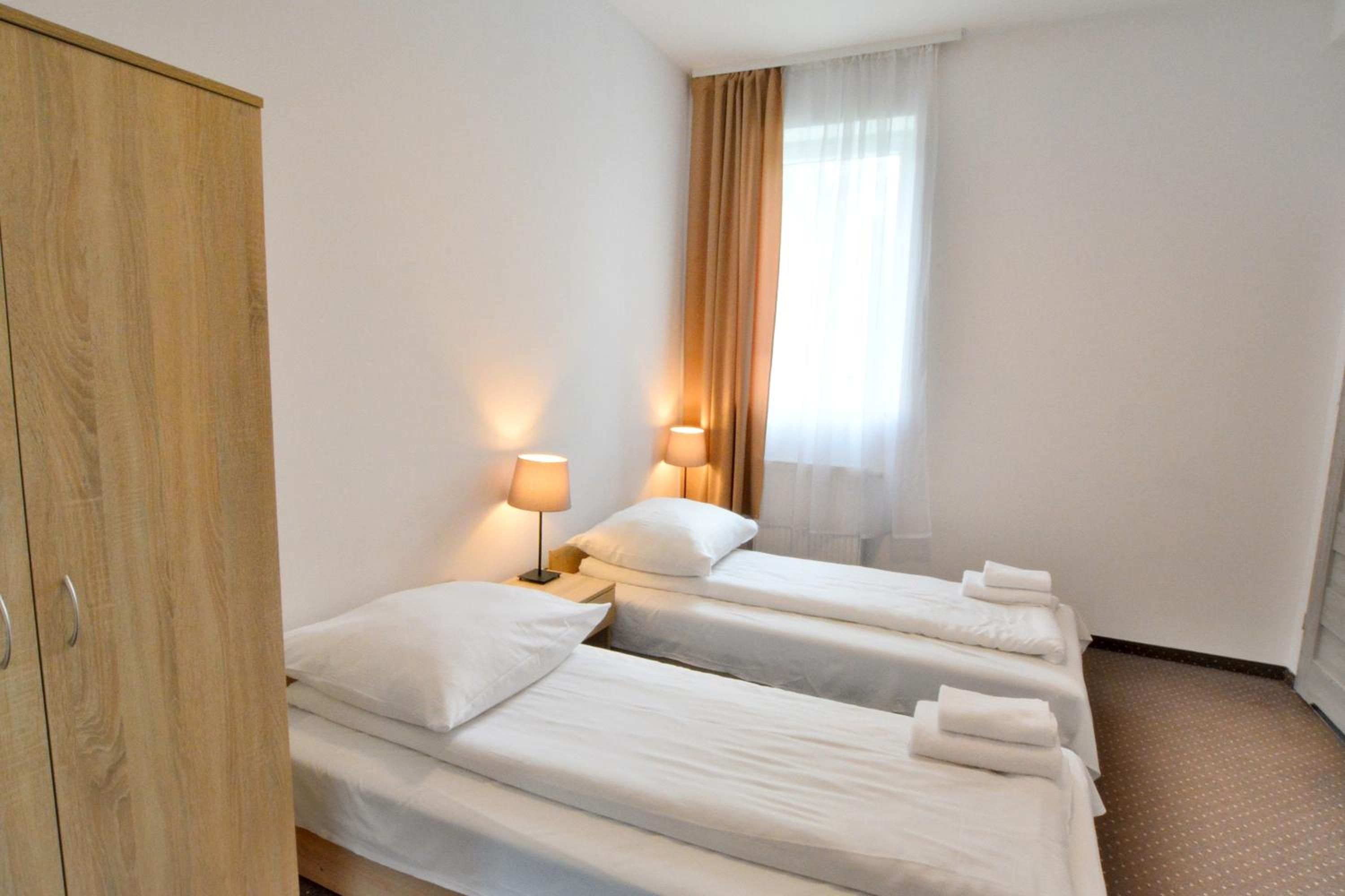 Twin Room - Photo 1