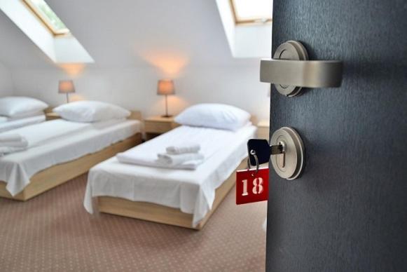 Quadruple Room with Bathroom - Photo 1
