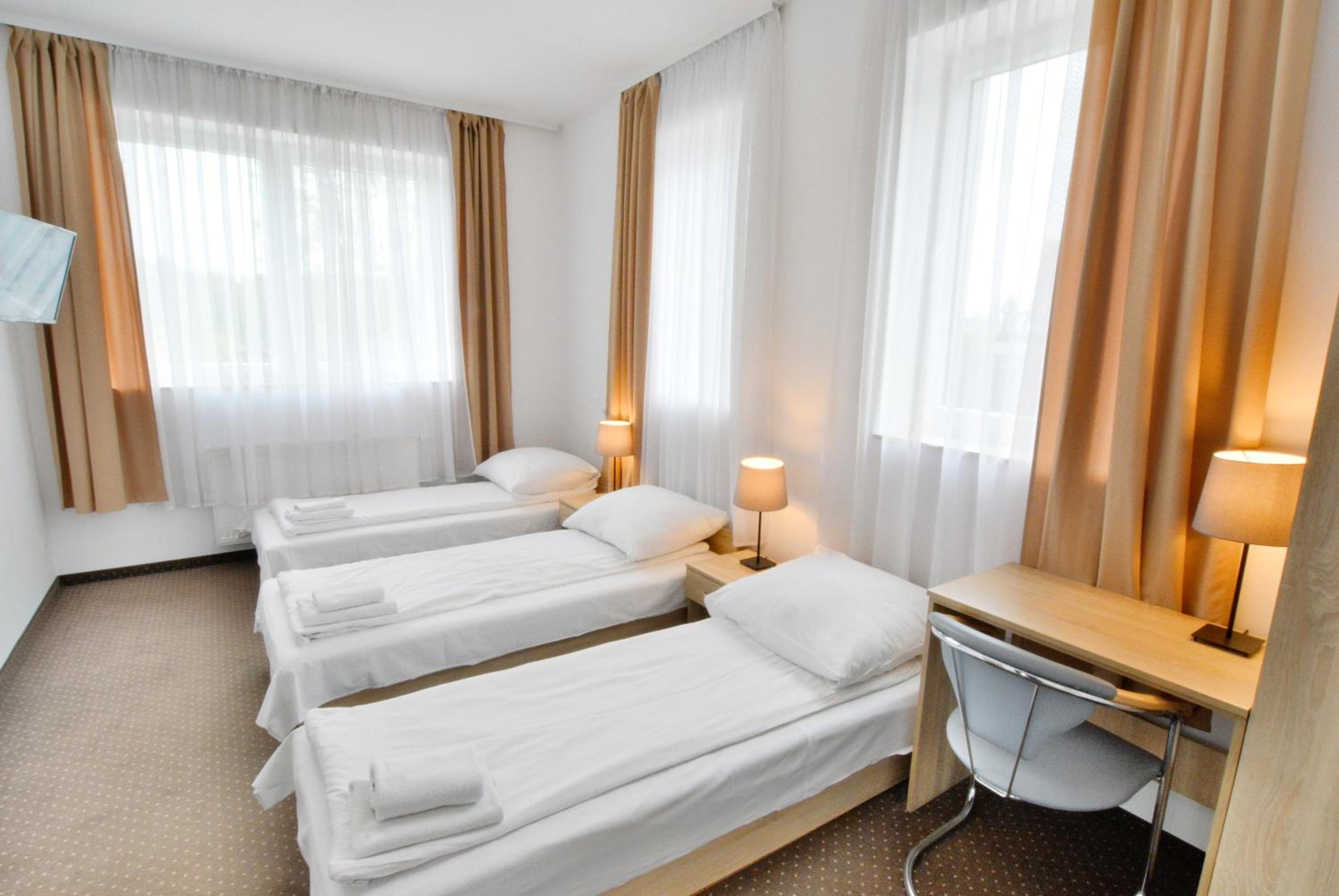 Triple Room with Private Bathroom - Photo 1