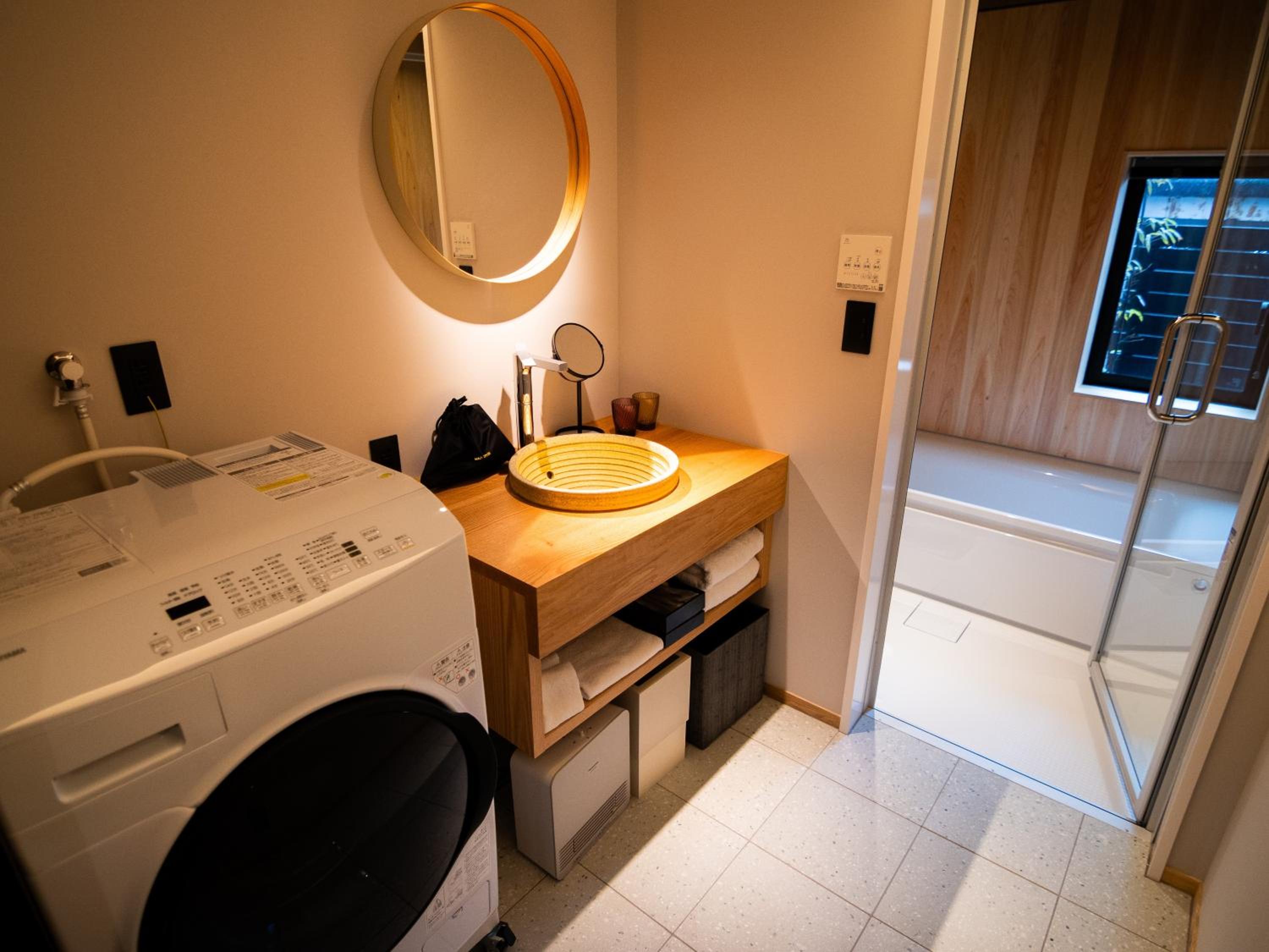 UROKO: “Machiya” Two-Story Tatami Bedroom Suite with Courtyard, 56sqm, Non-Smoking photo 2
