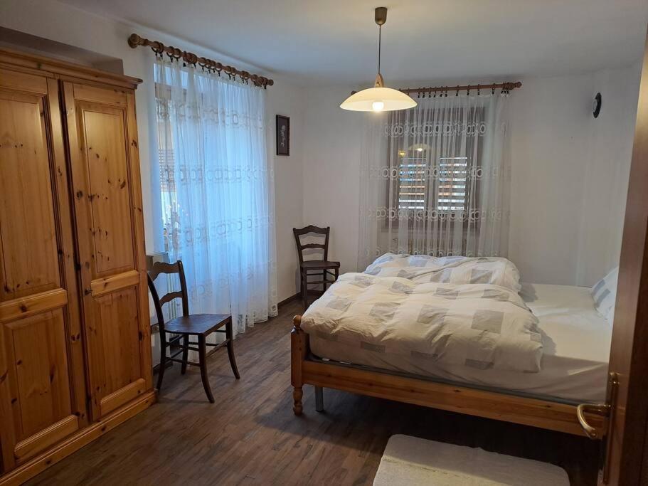 Three-Bedroom House photo 2