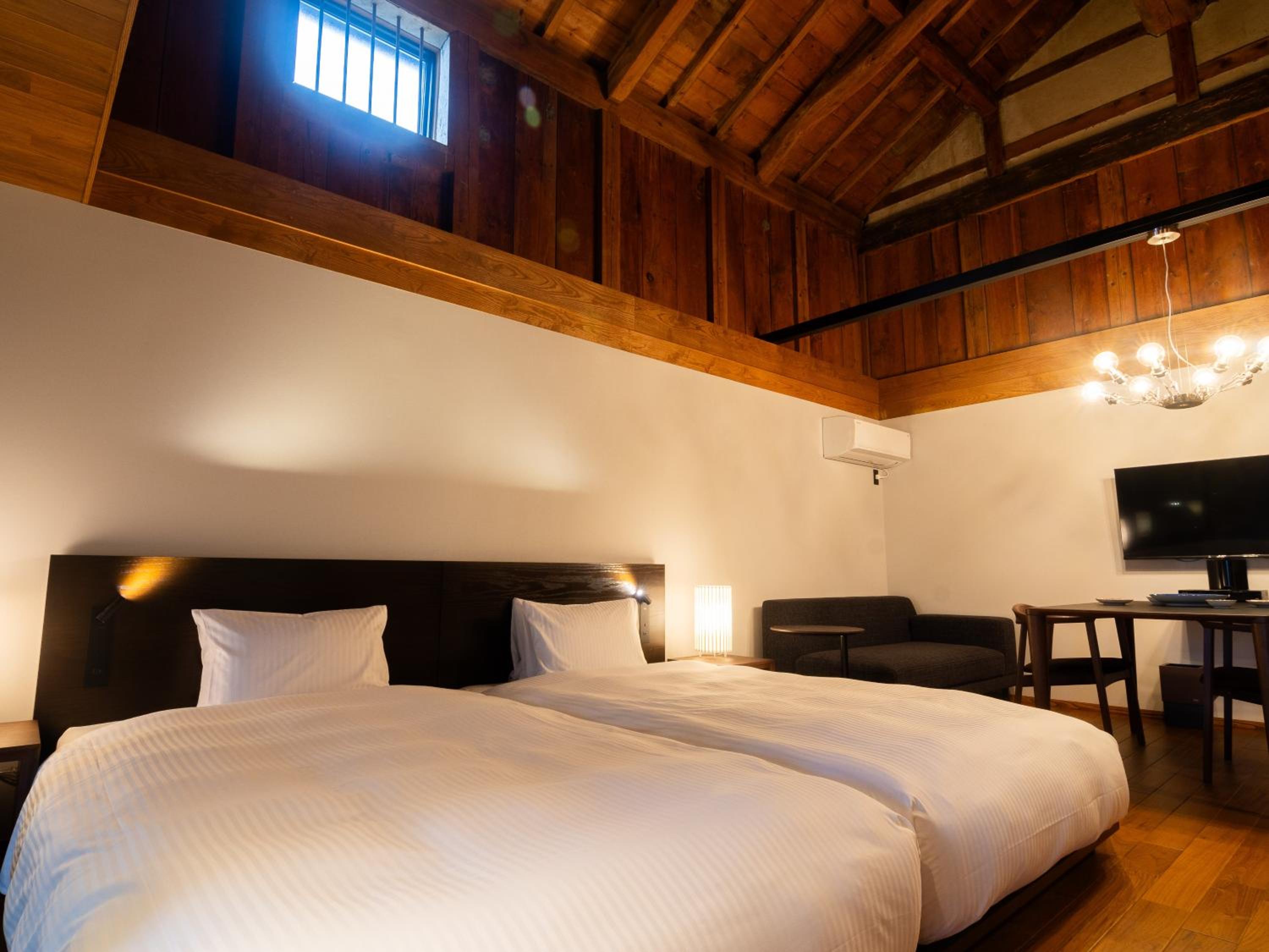 KIKKO: Traditional “Kura” Room with River View from Wood Deck, 40sqm, Non-Smoking
