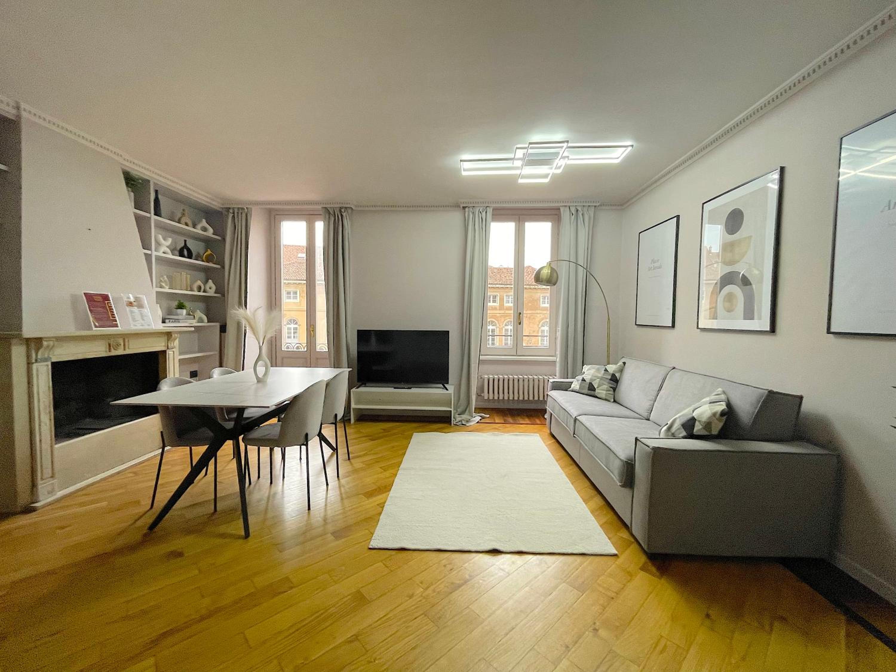 One-Bedroom Apartment photo 1