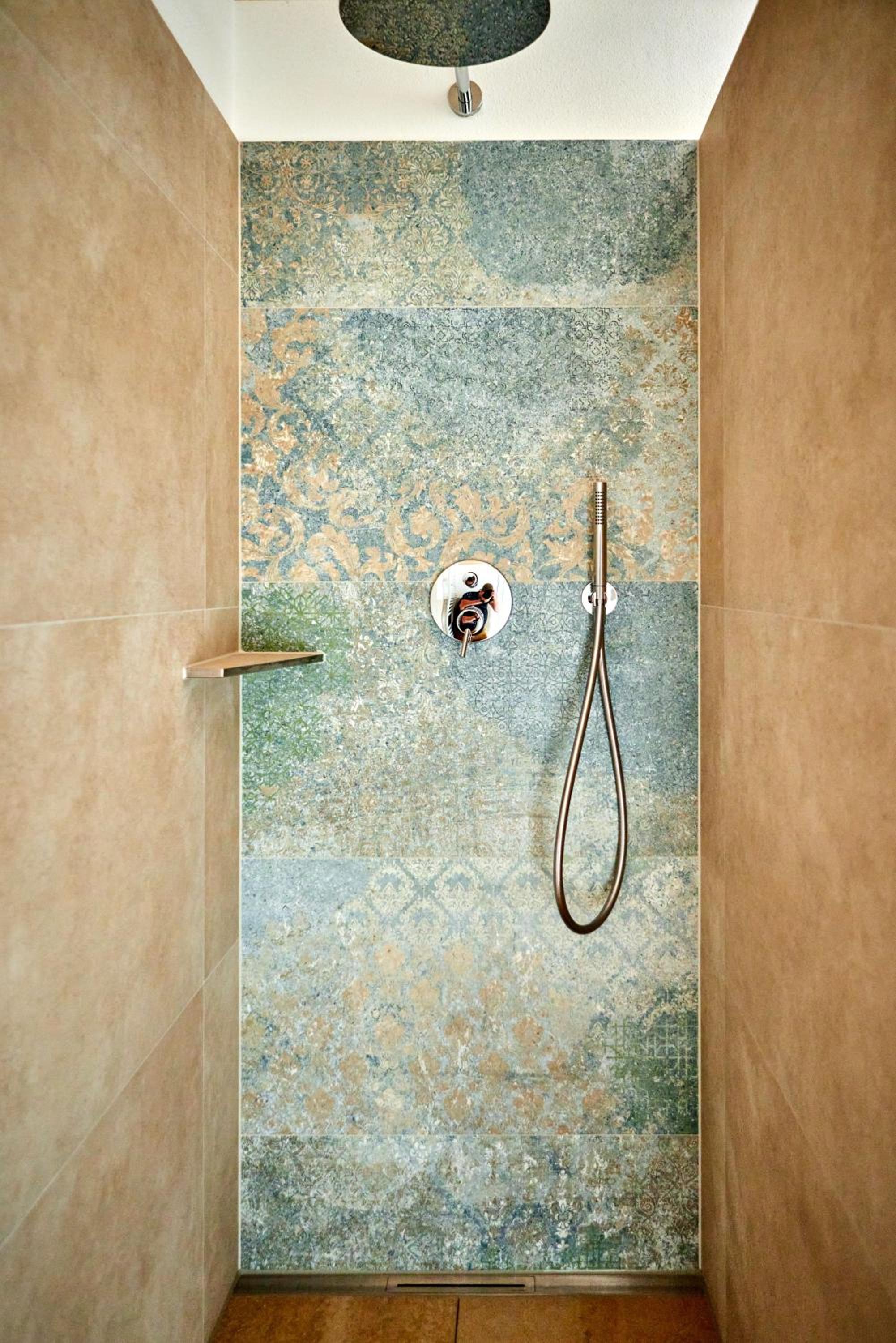 Two-Bedroom Apartment with Shower photo 3