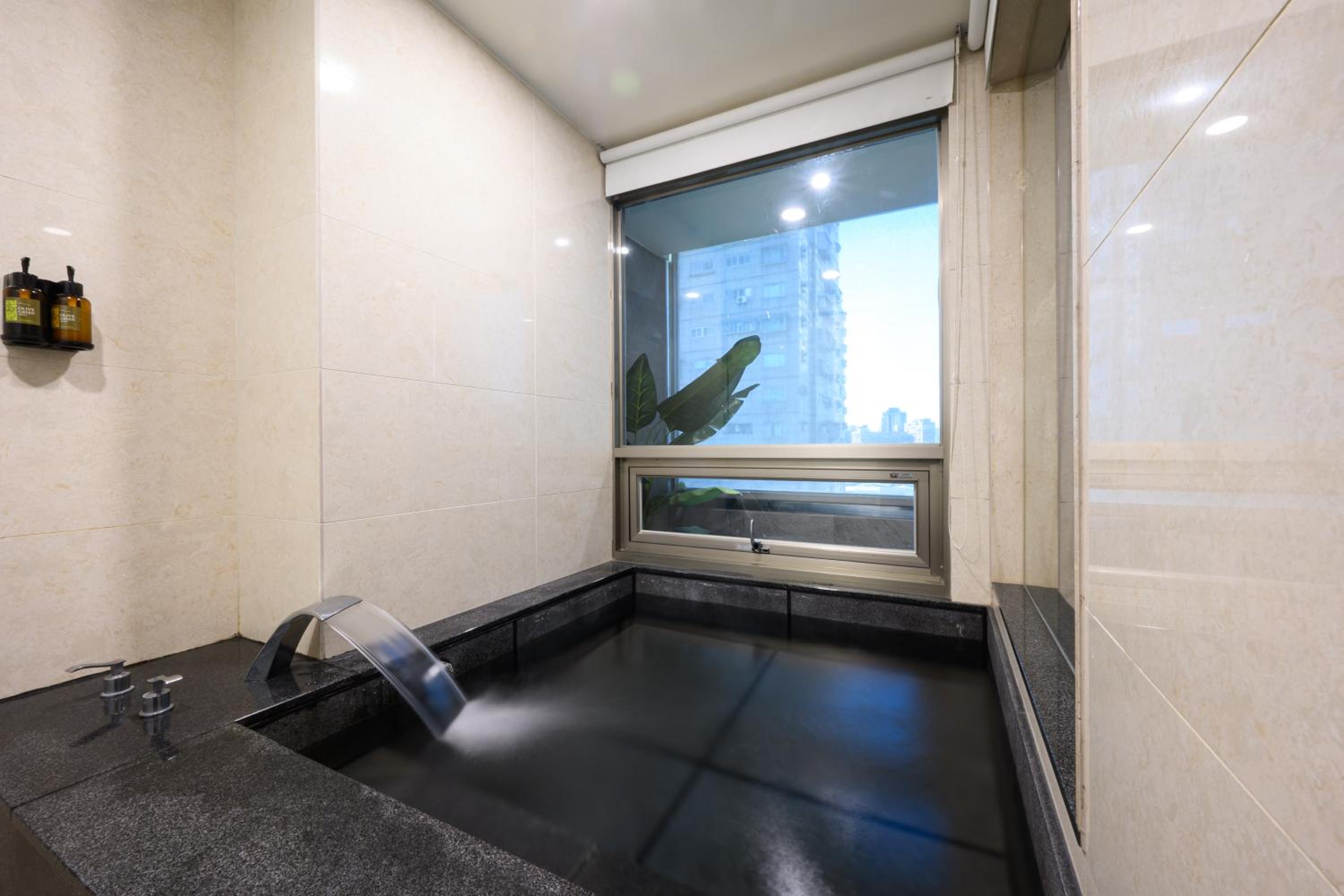 Family Suite - Photo 14
