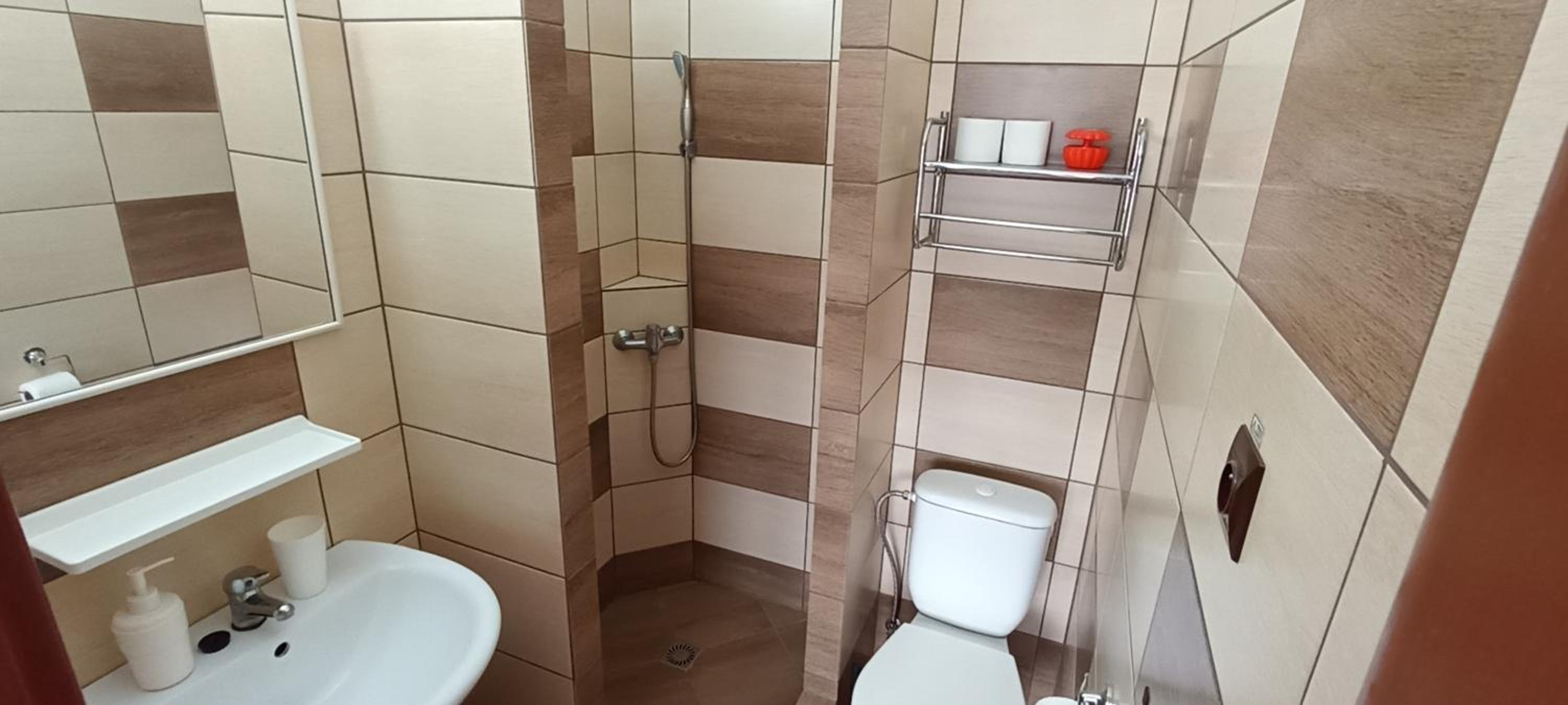 Twin Room with Bathroom - Photo 2