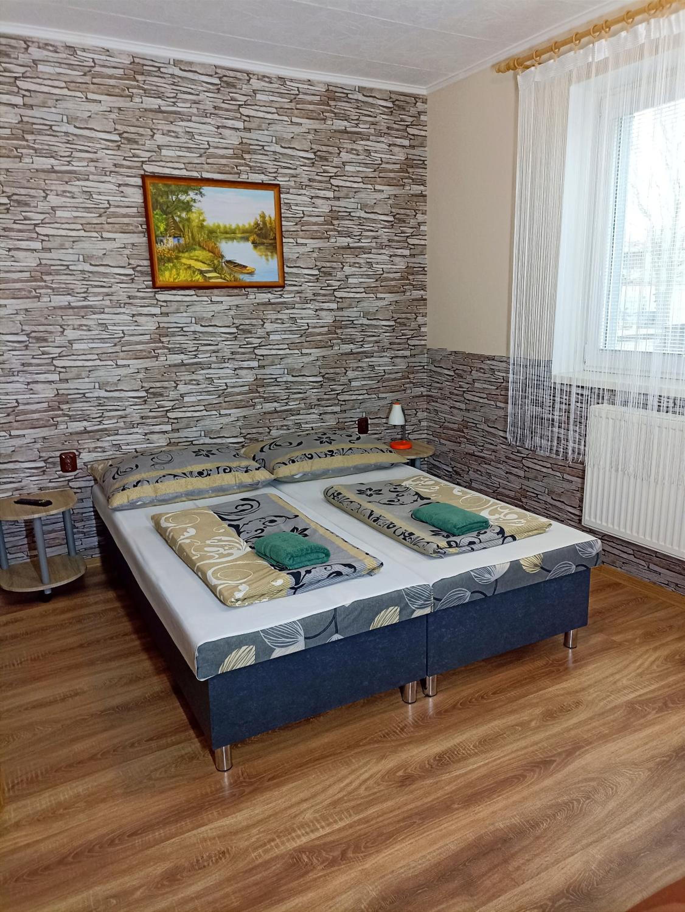 Quadruple Room with Private Bathroom - Photo 11