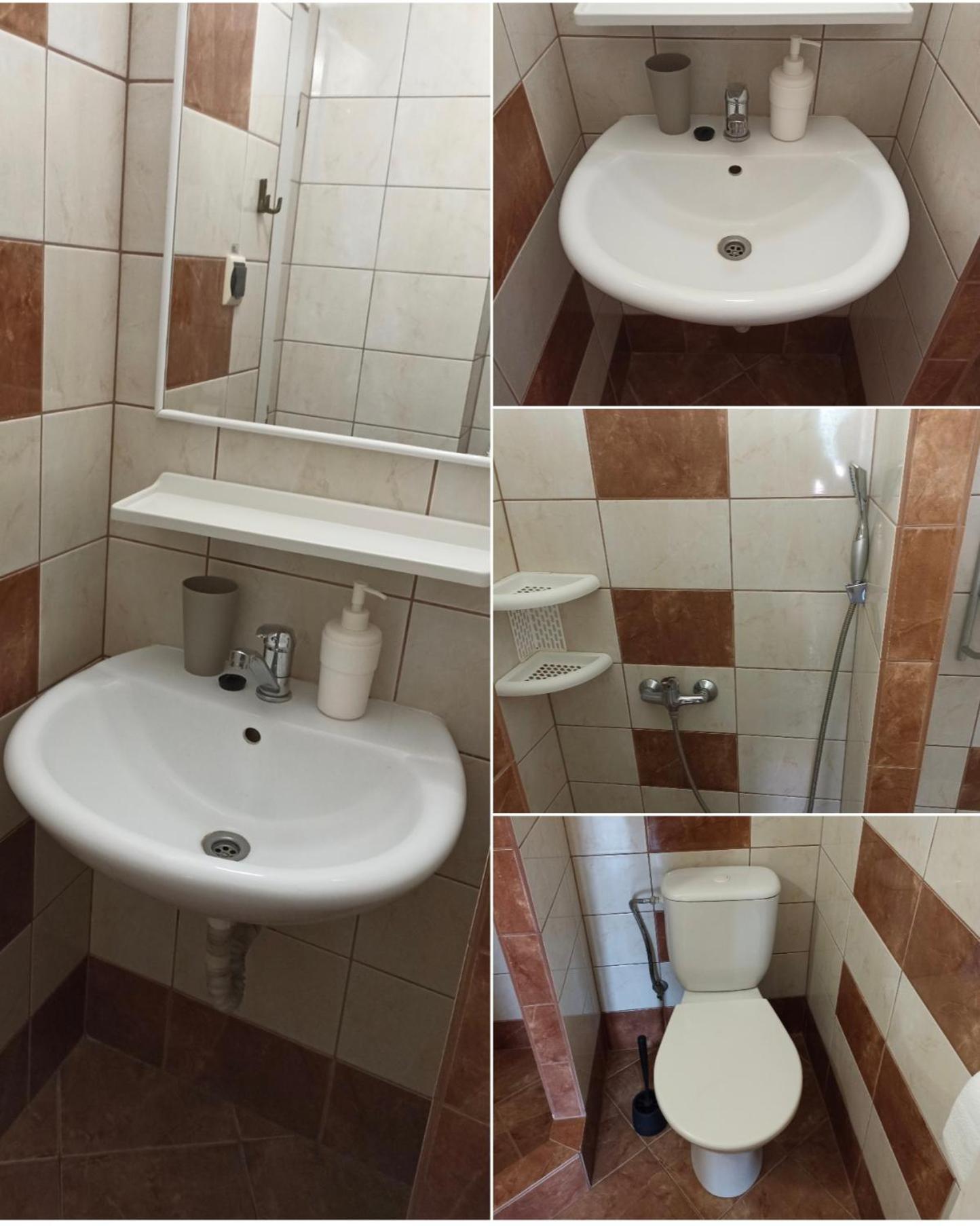 Twin Room with Bathroom - Photo 6