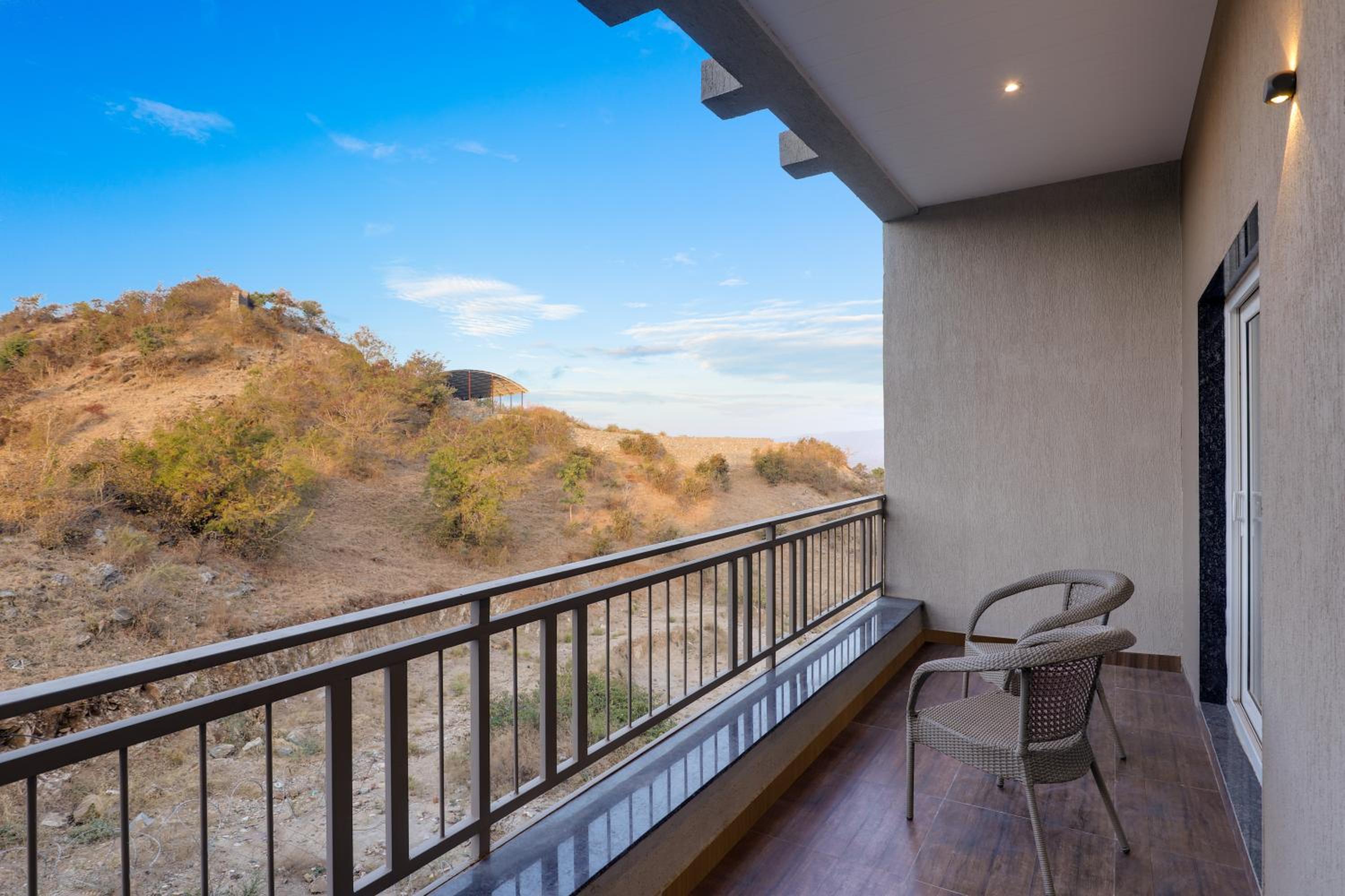 Deluxe Suite with Private Pool (Complimentary Welcome Drink on arrival) - Photo 12
