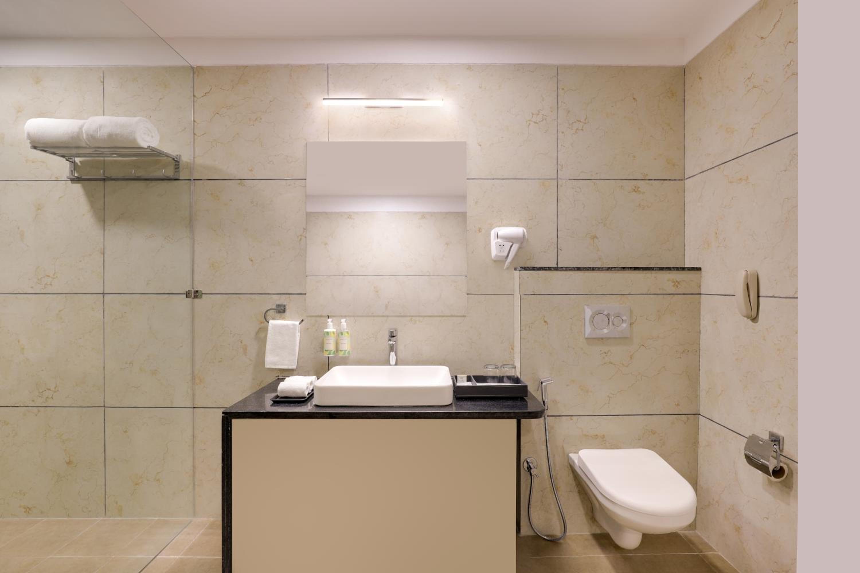 Deluxe Suite with Private Pool (Complimentary Welcome Drink on arrival) - Photo 11