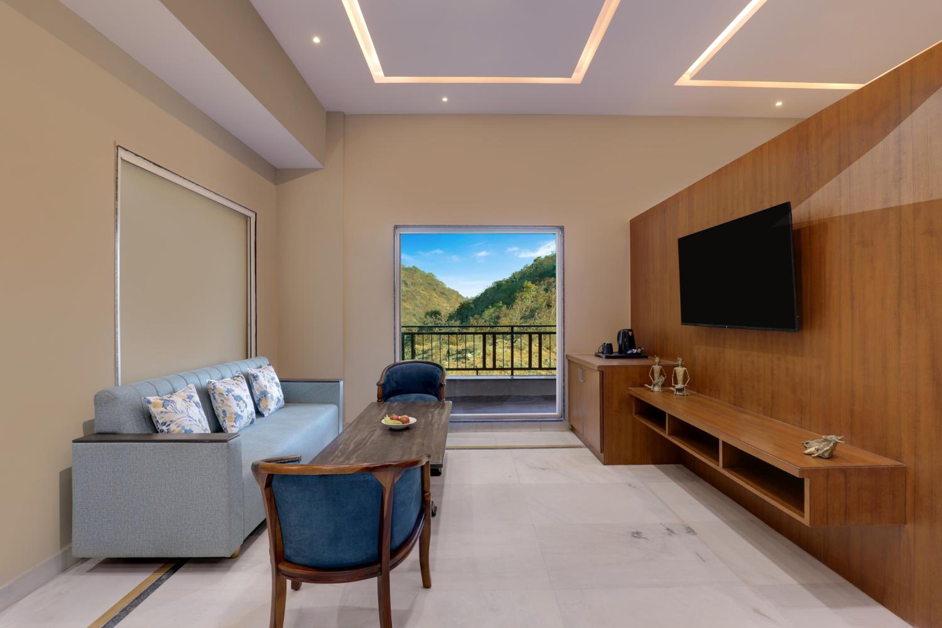 Deluxe Suite with Private Pool (Complimentary Welcome Drink on arrival) - Photo 6