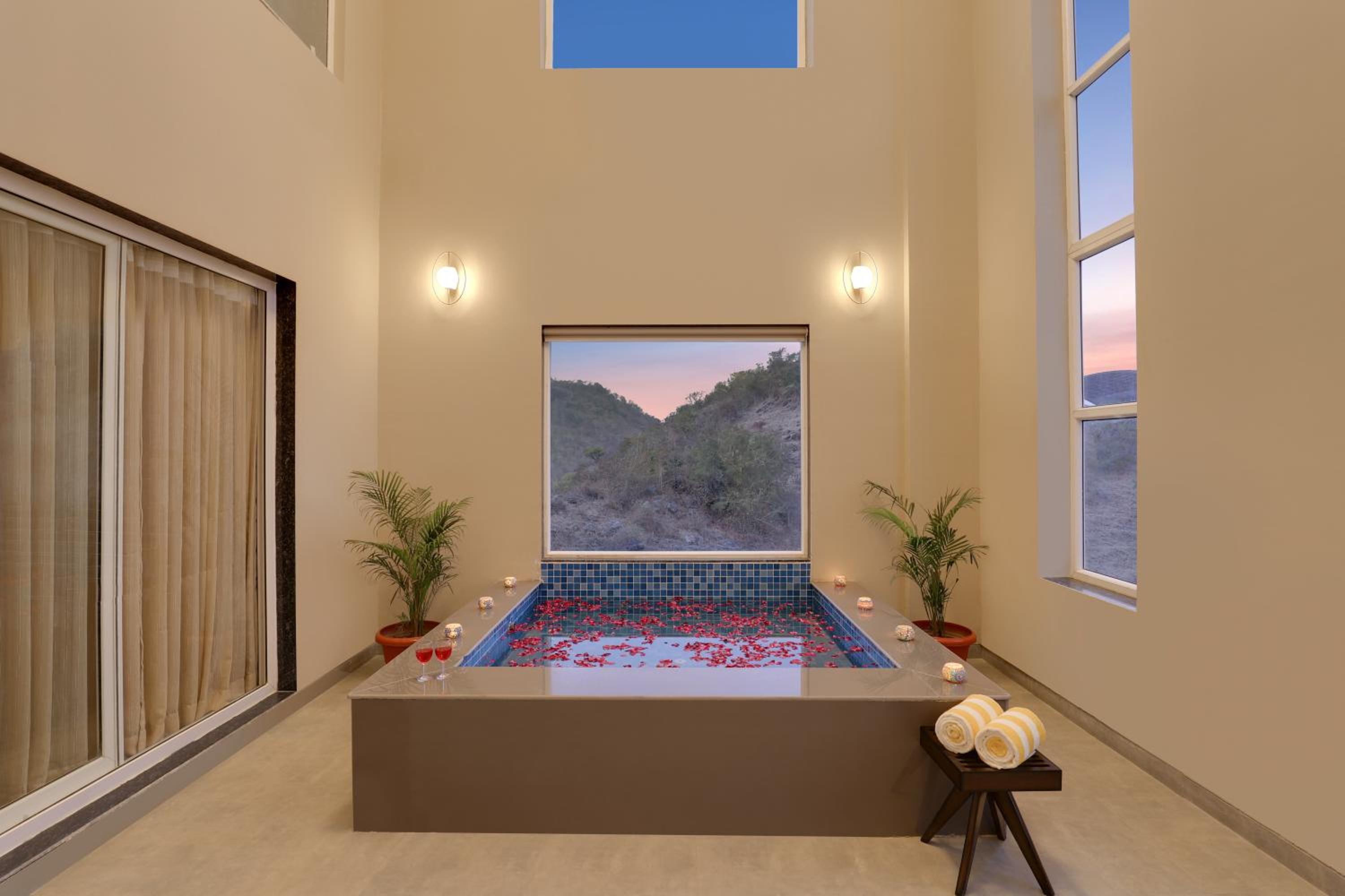 Deluxe Suite with Private Pool (Complimentary Welcome Drink on arrival) - Photo 7