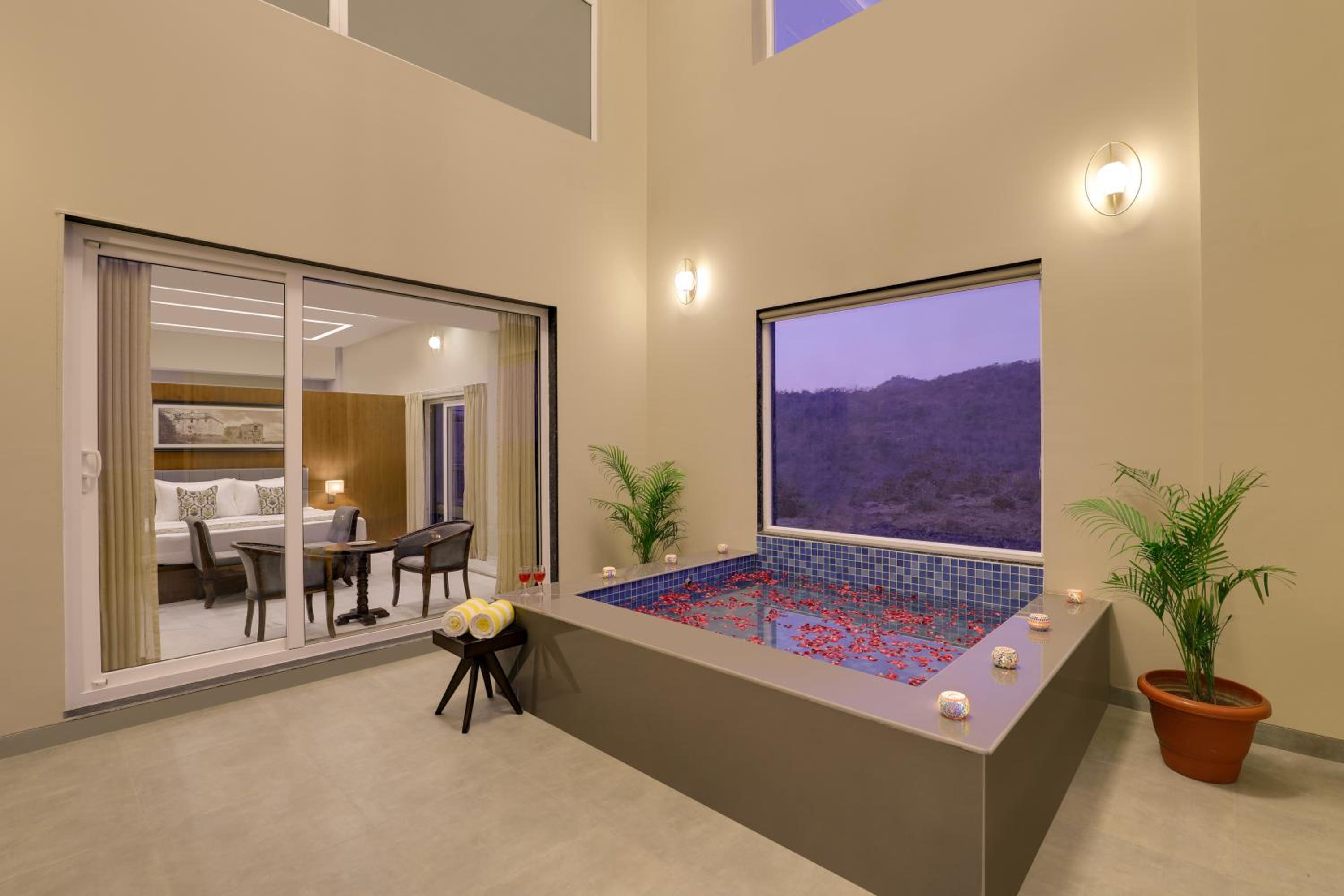 Deluxe Suite with Private Pool (Complimentary Welcome Drink on arrival) - Photo 9