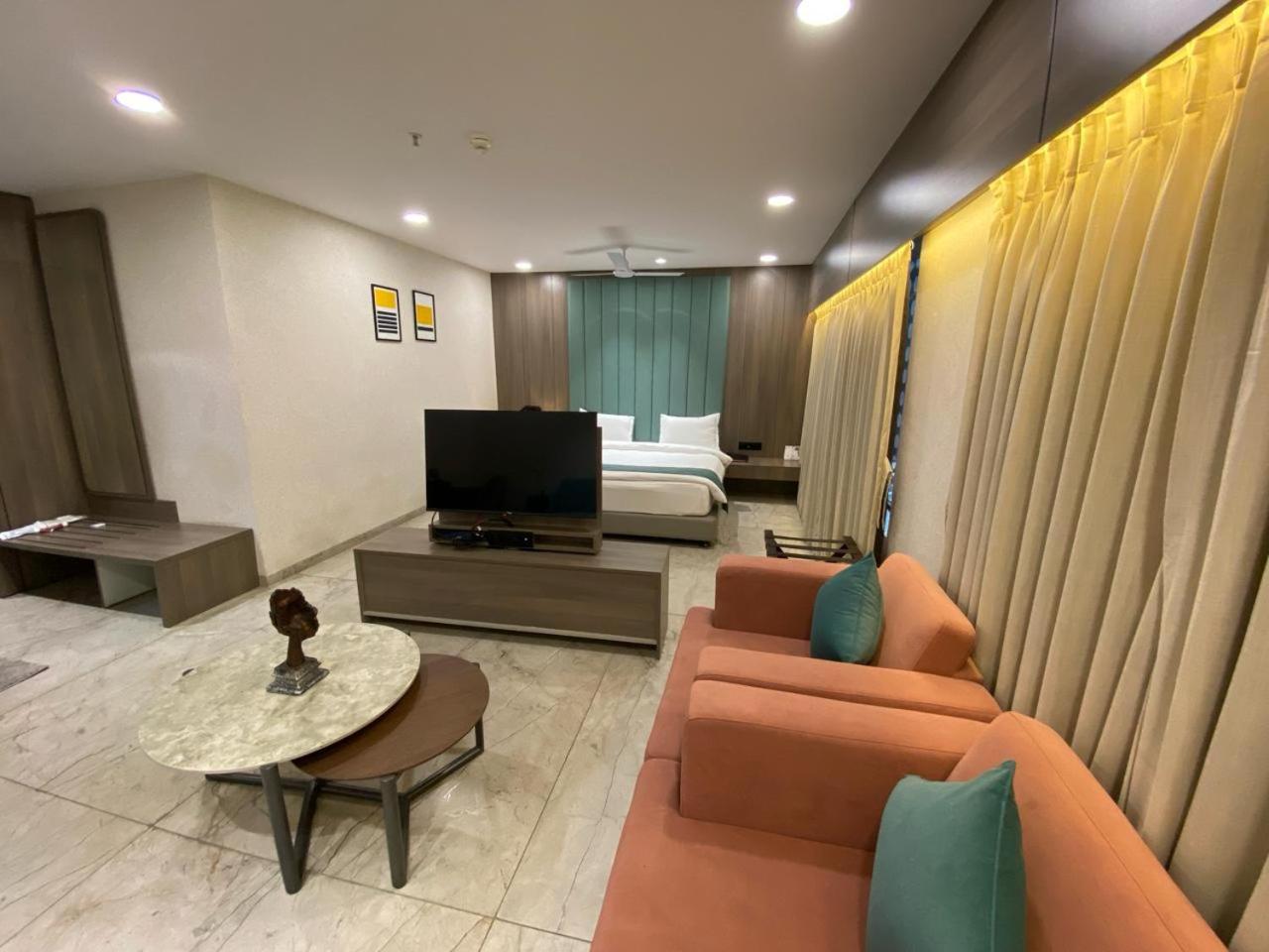 Suite - Photo 4
