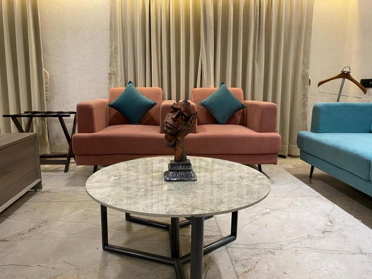 Suite - Photo 5