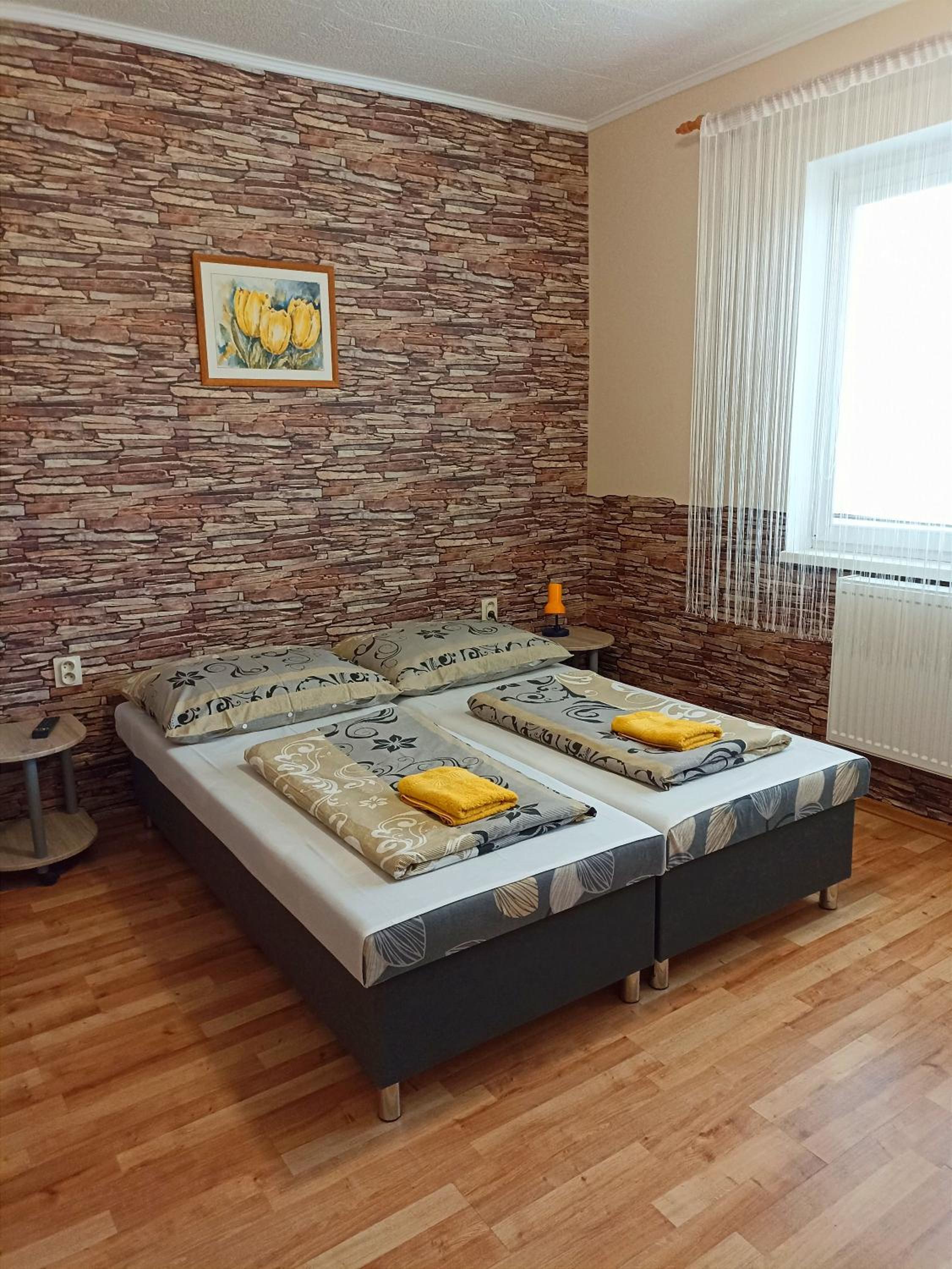 Quadruple Room with Private Bathroom - Photo 4