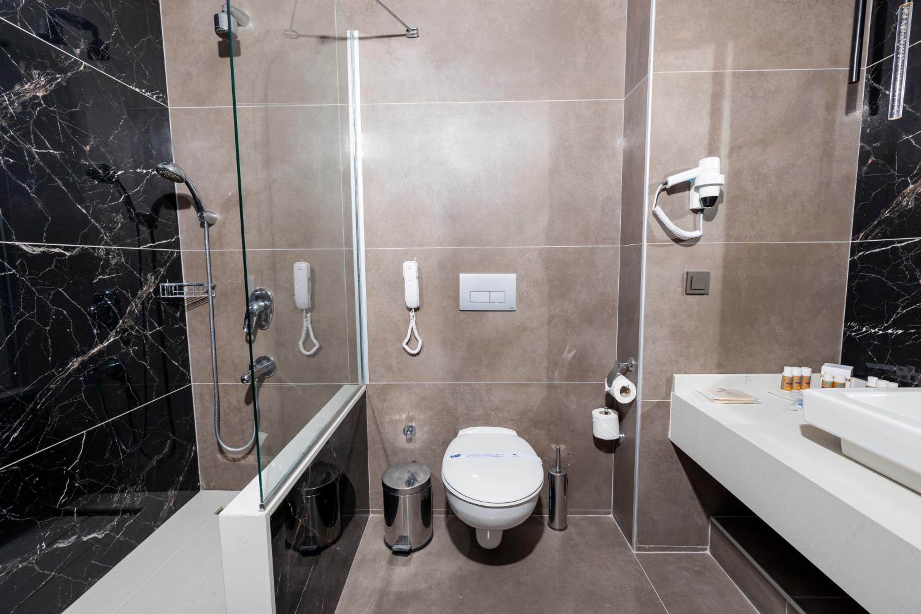 Double or Twin Room with Side Sea View