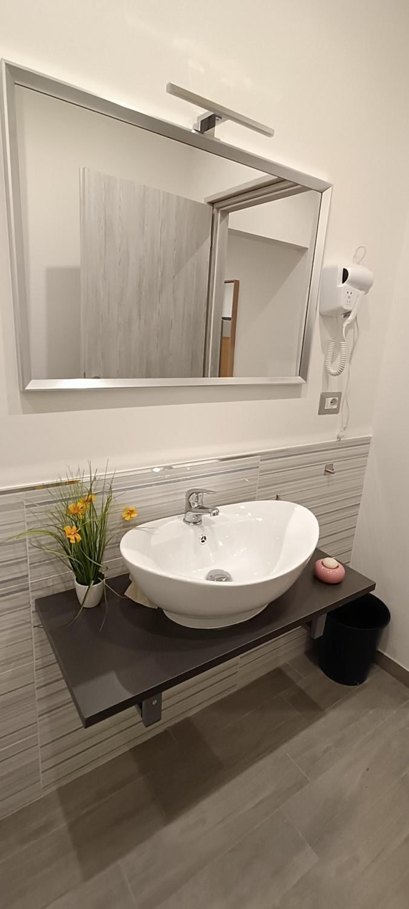 Quadruple Room with Private Bathroom photo 3