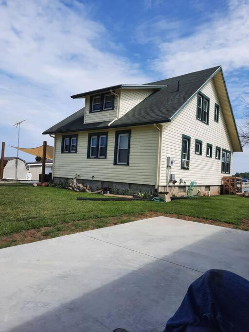 Four-Bedroom House photo 2