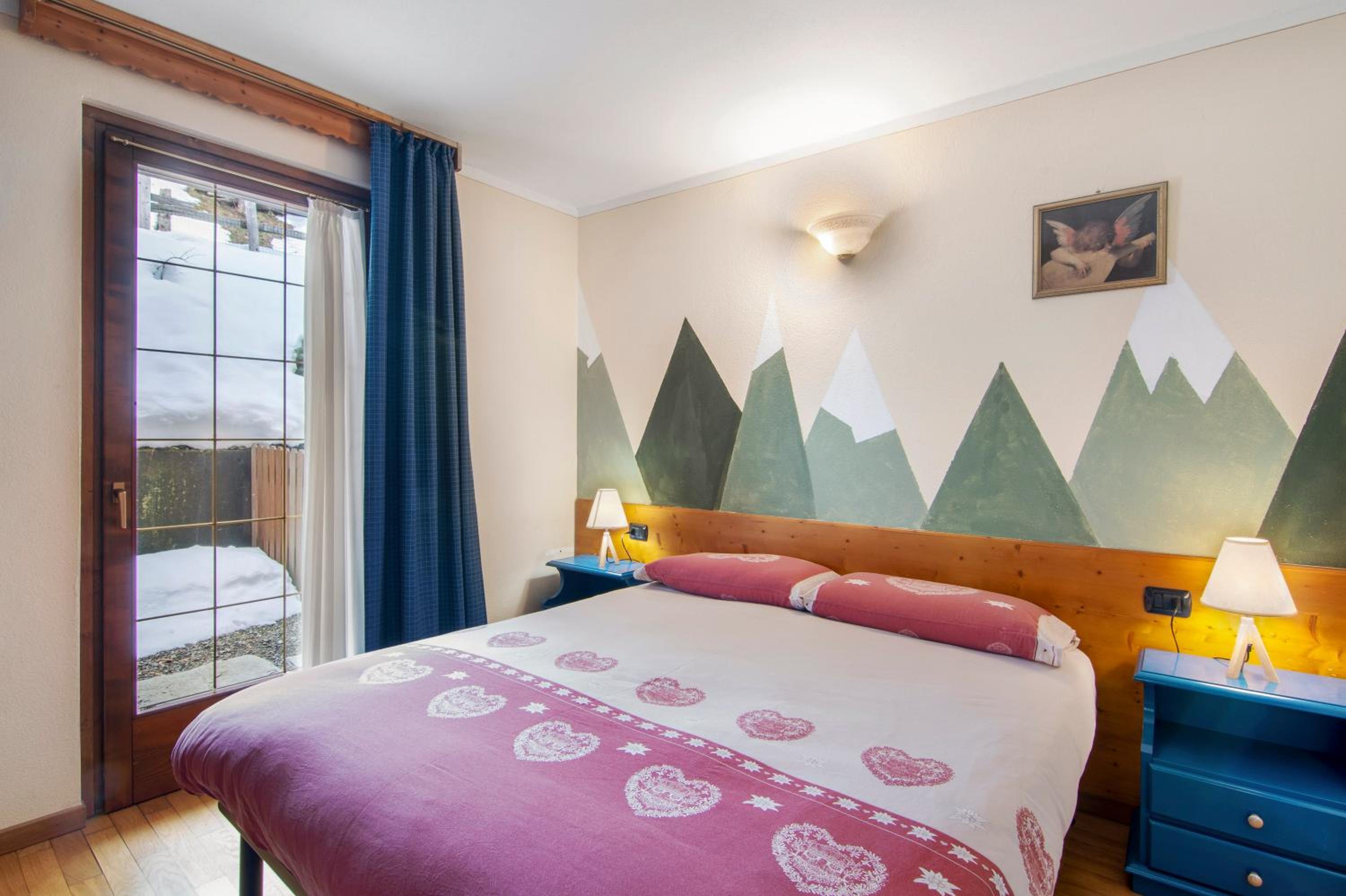 Two-Bedroom Deluxe Apartment with Balcony photo 1