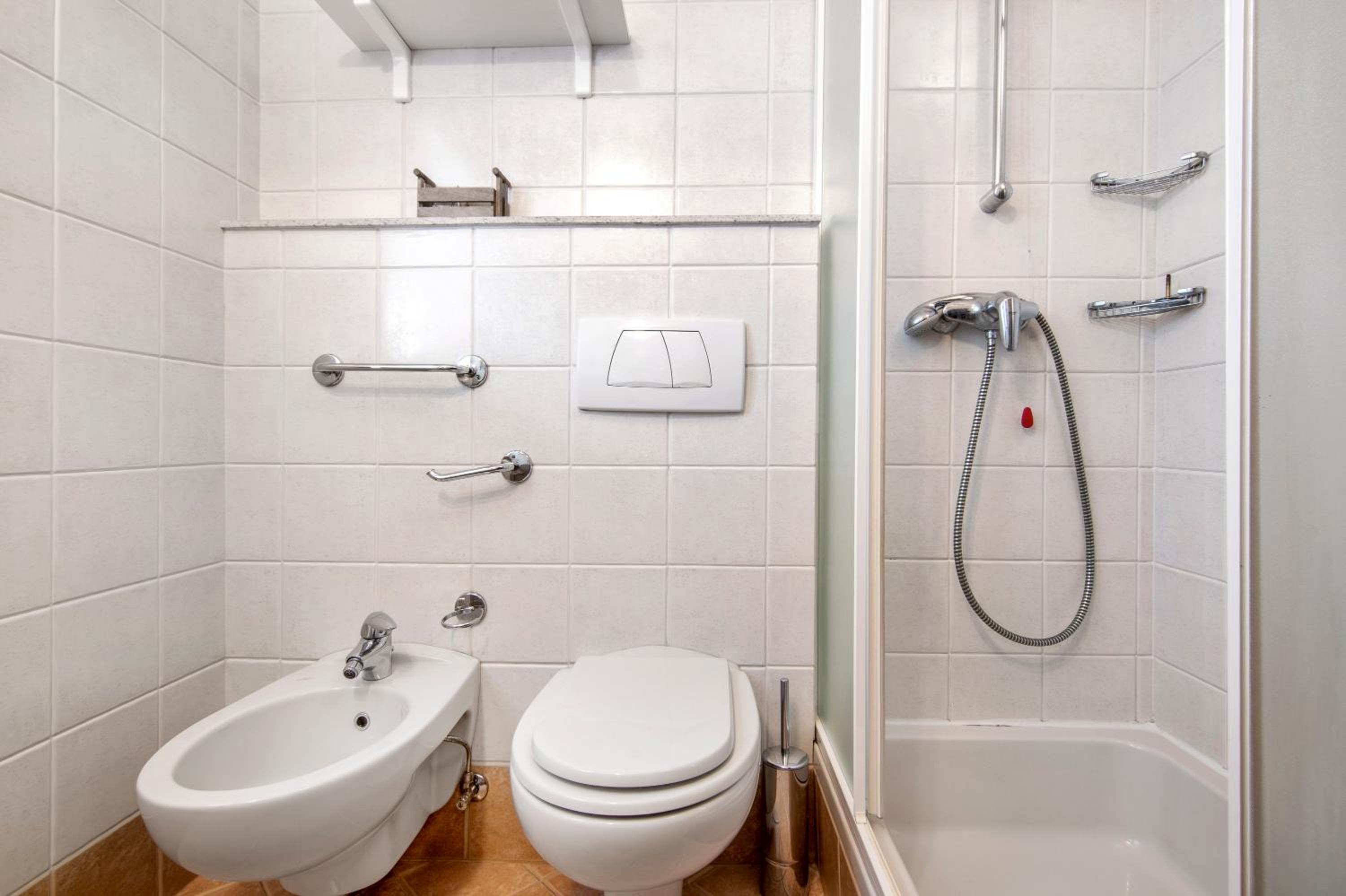 Two-Bedroom Deluxe Apartment with Balcony photo 3