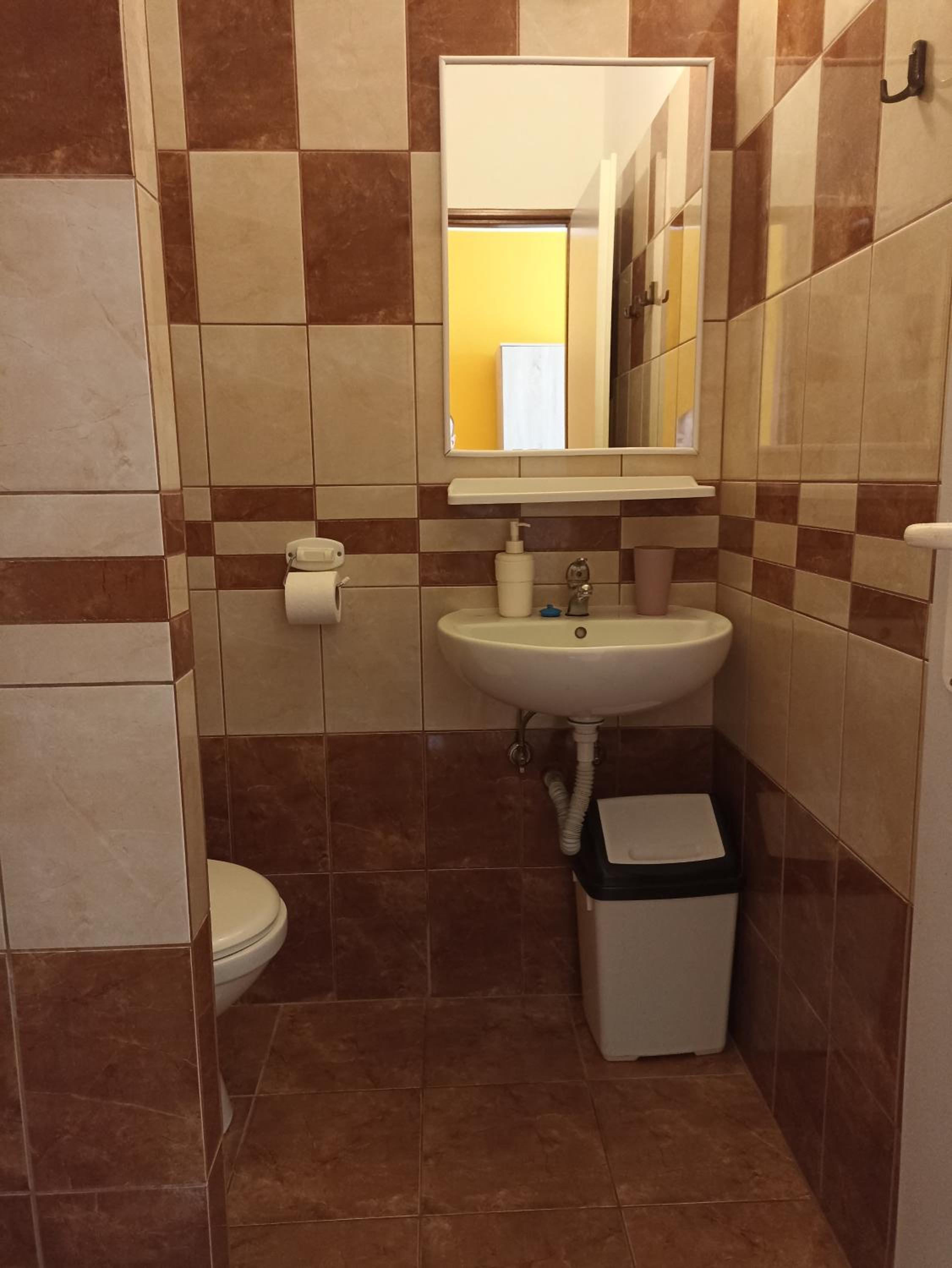 Quadruple Room with Private Bathroom photo 2