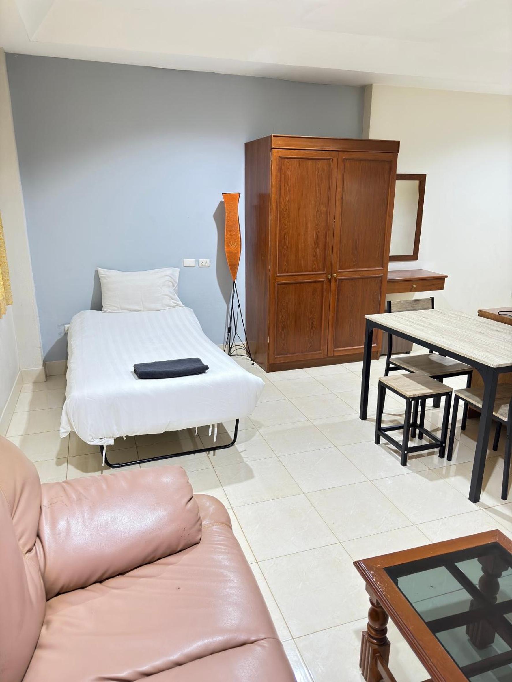 Economy Triple Room photo 1