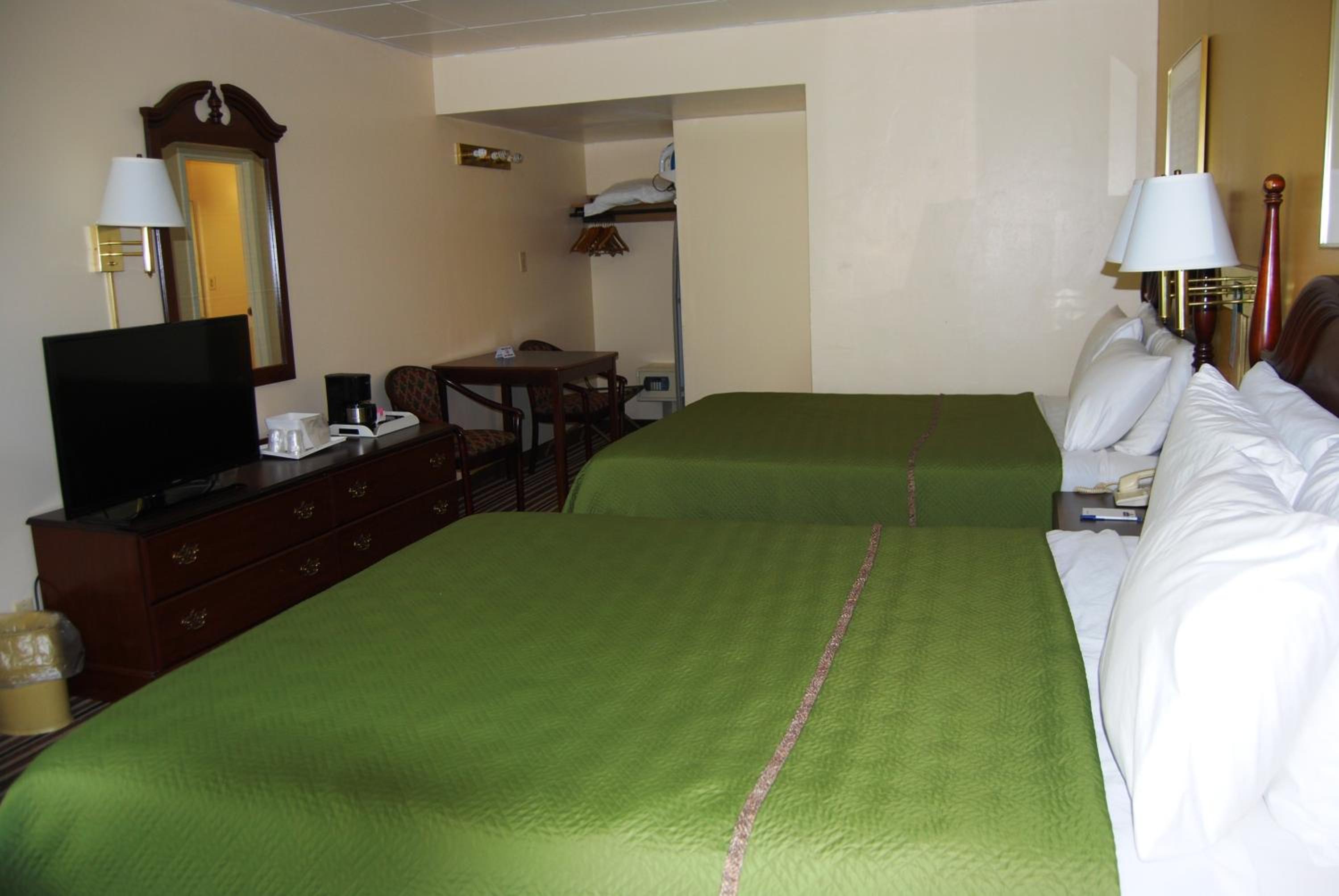 Queen Room with Two Queen Beds - Disability Access/Non-Smoking photo 1