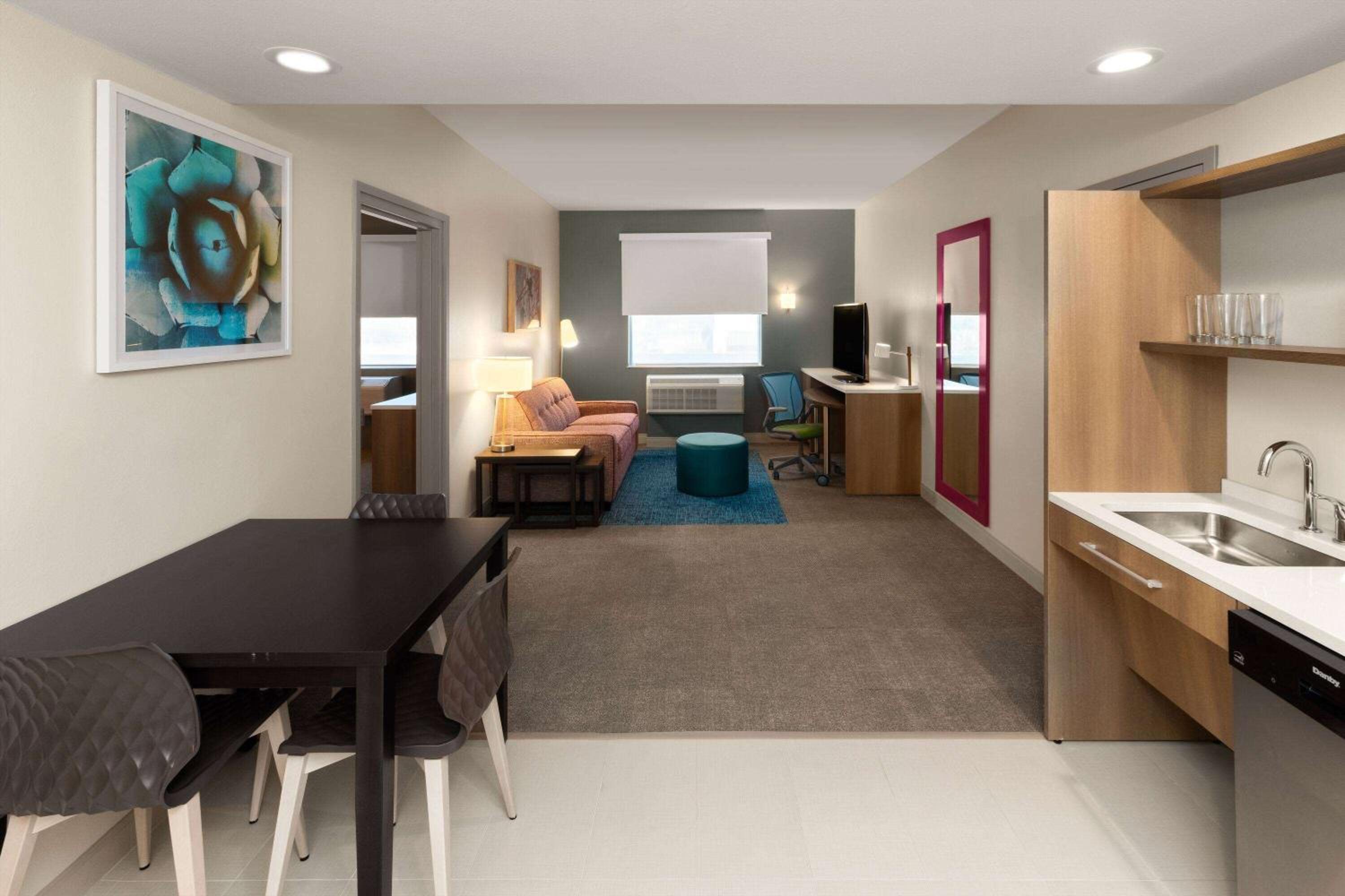 One-Bedroom King Suite photo 1