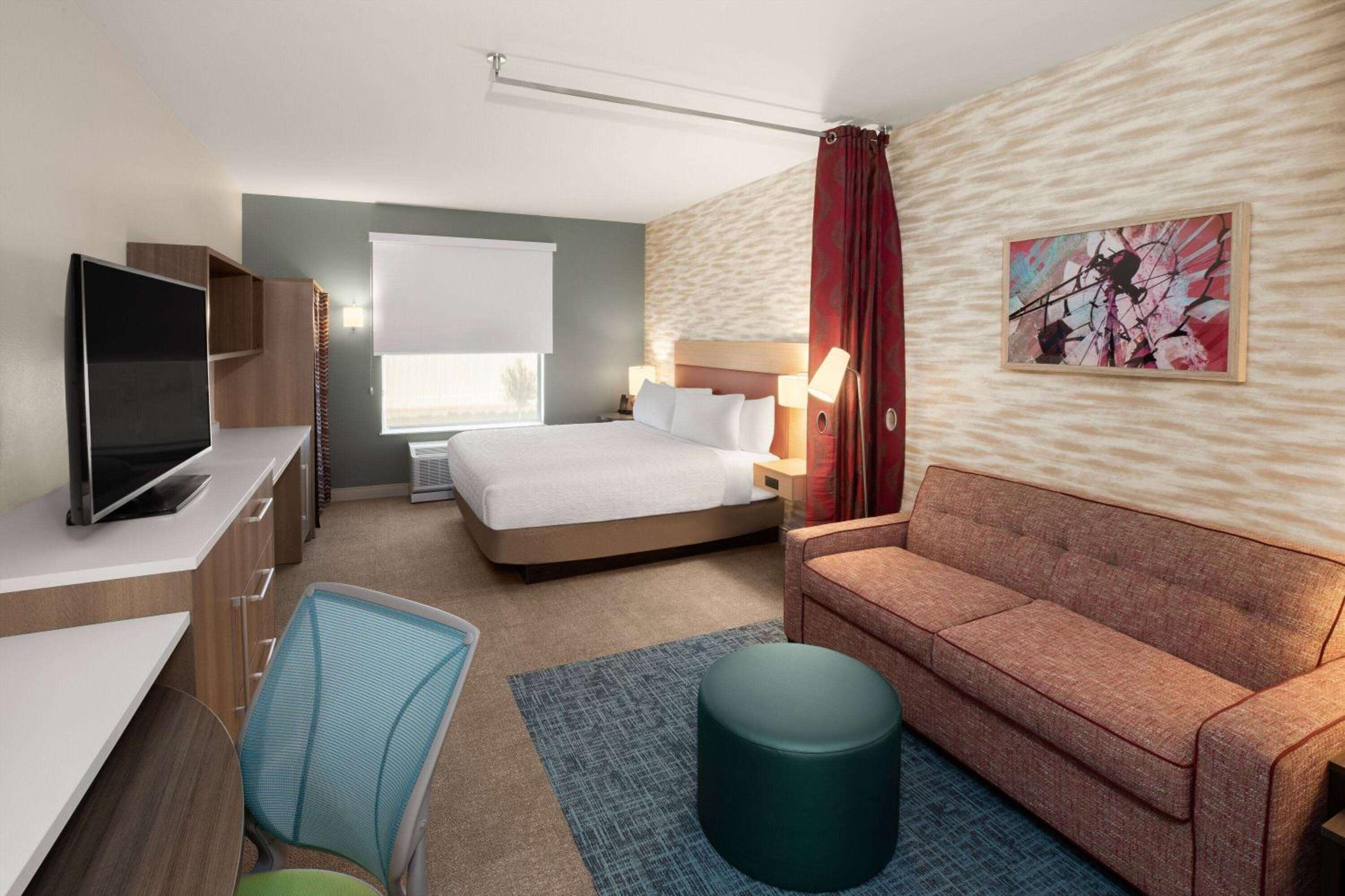 1 King Bed, Studio