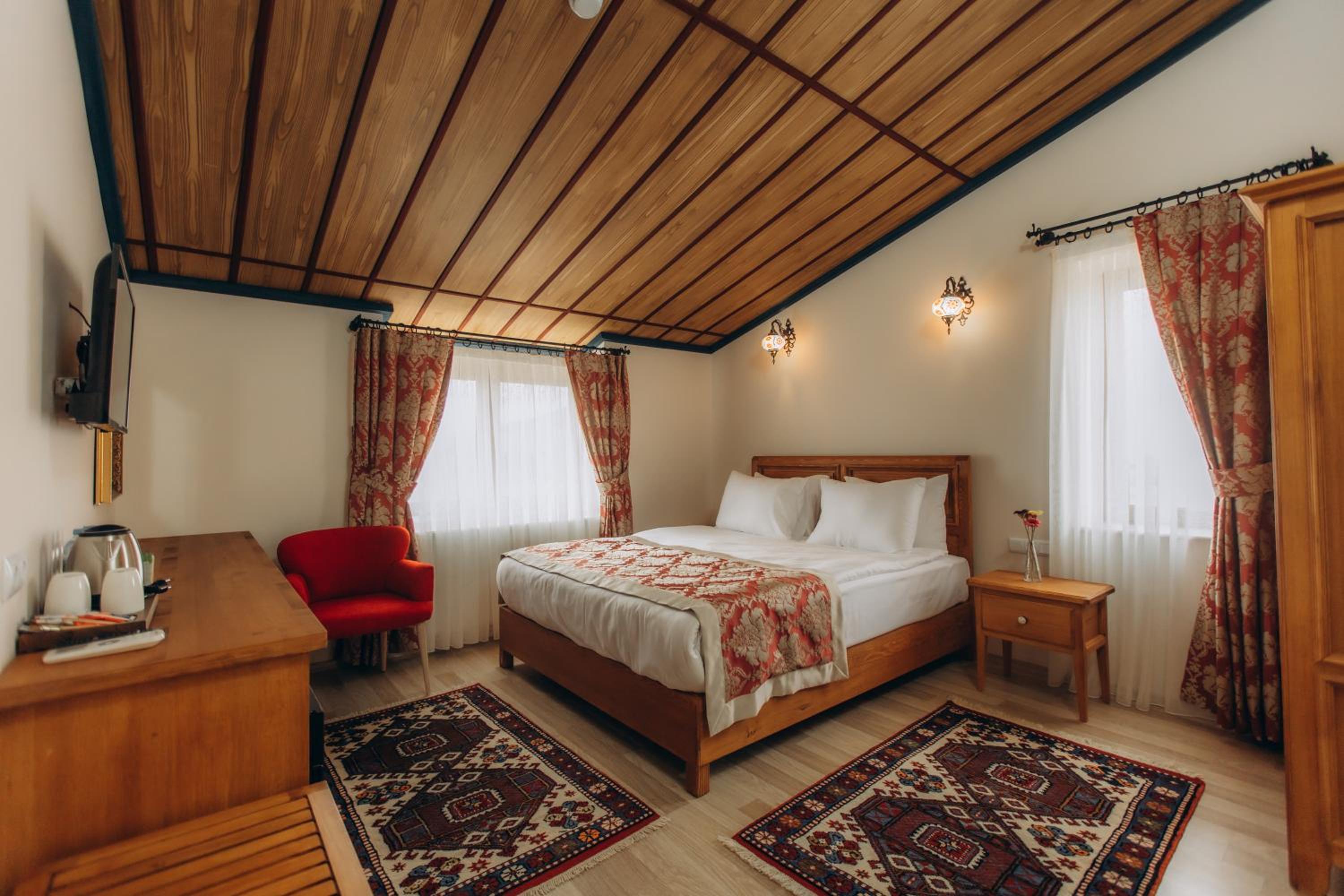 Standard Double Room - Photo 1