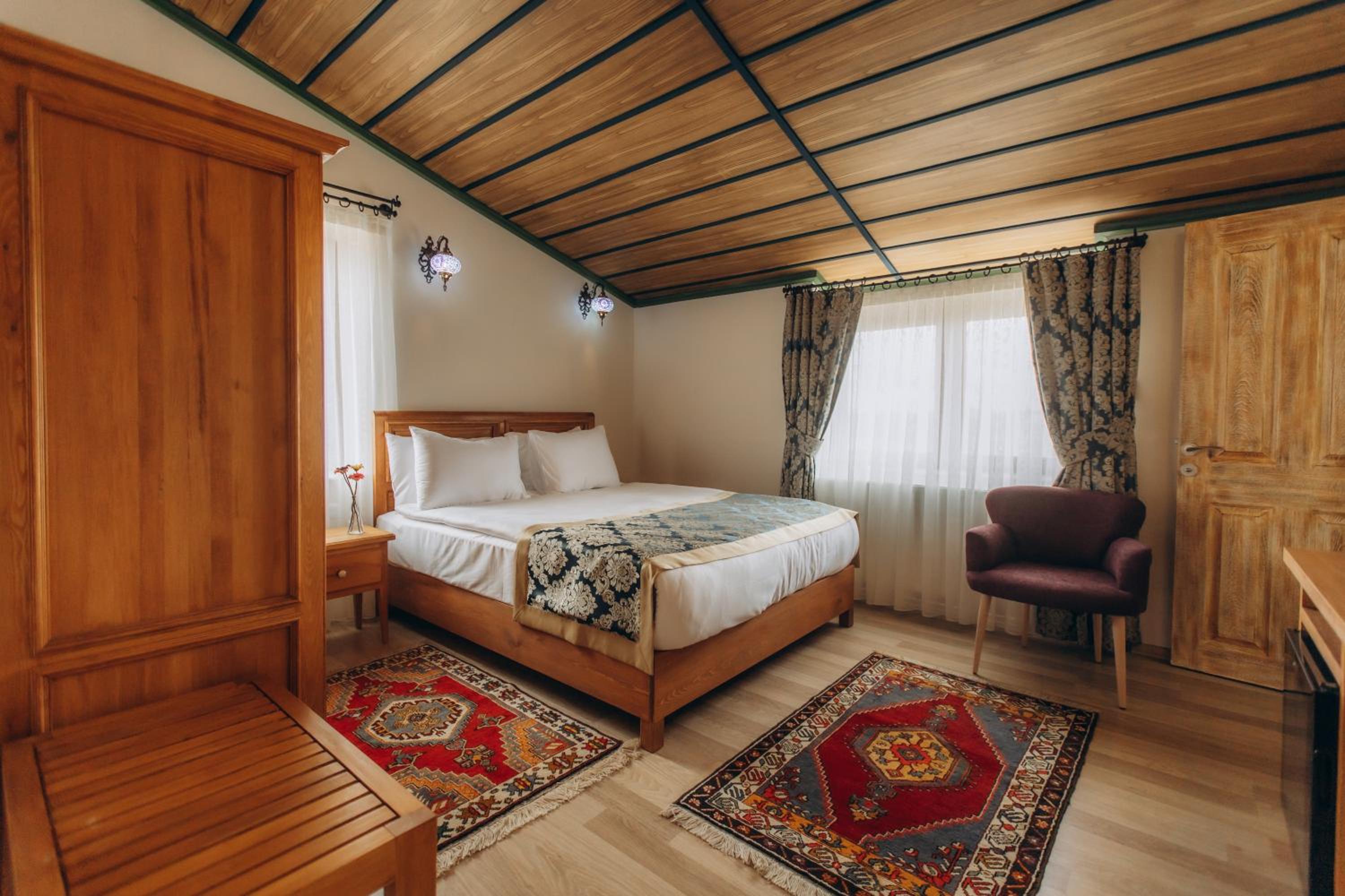 Standard Double Room - Photo 24
