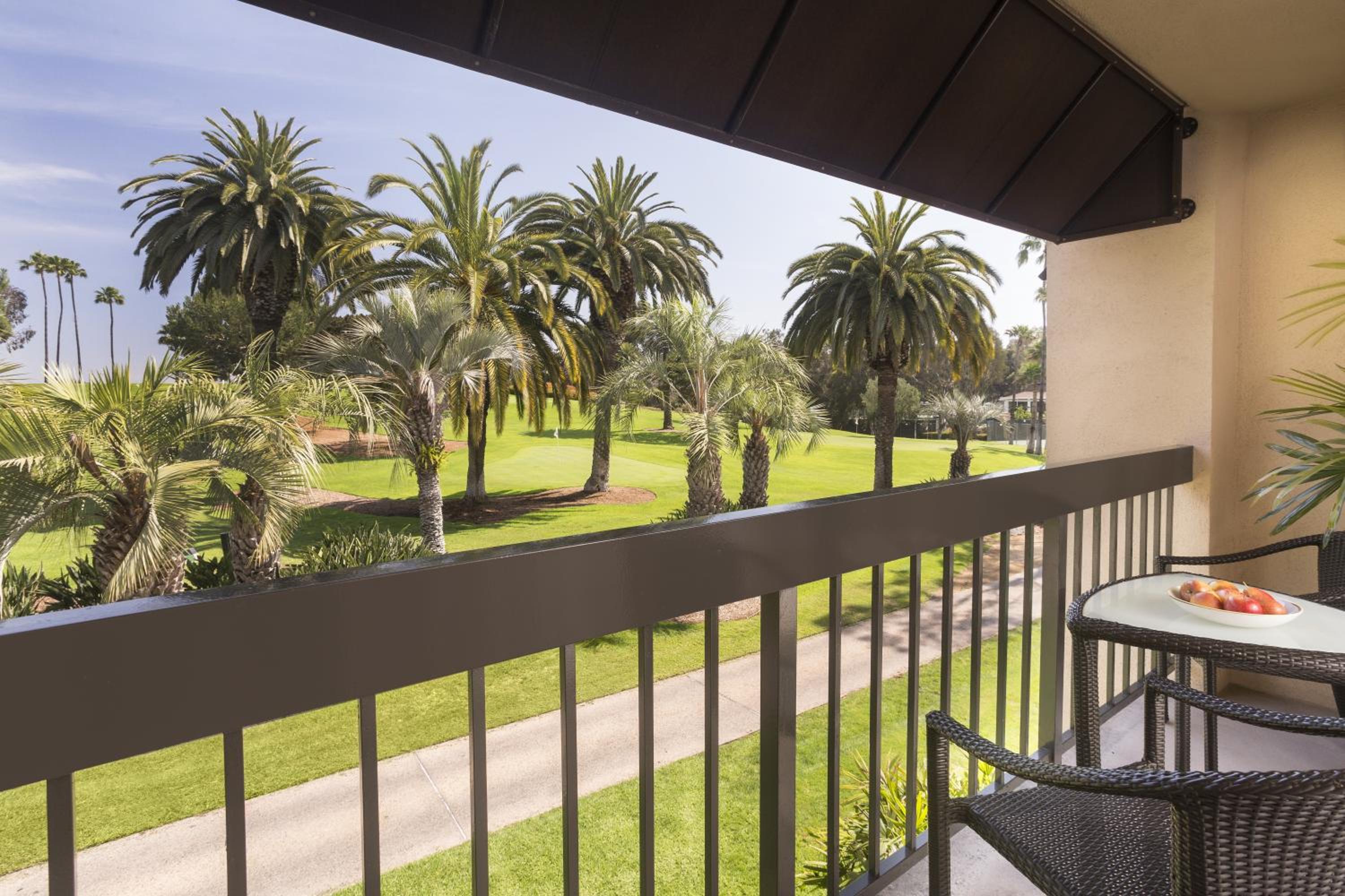King Room with Balcony - Photo 2