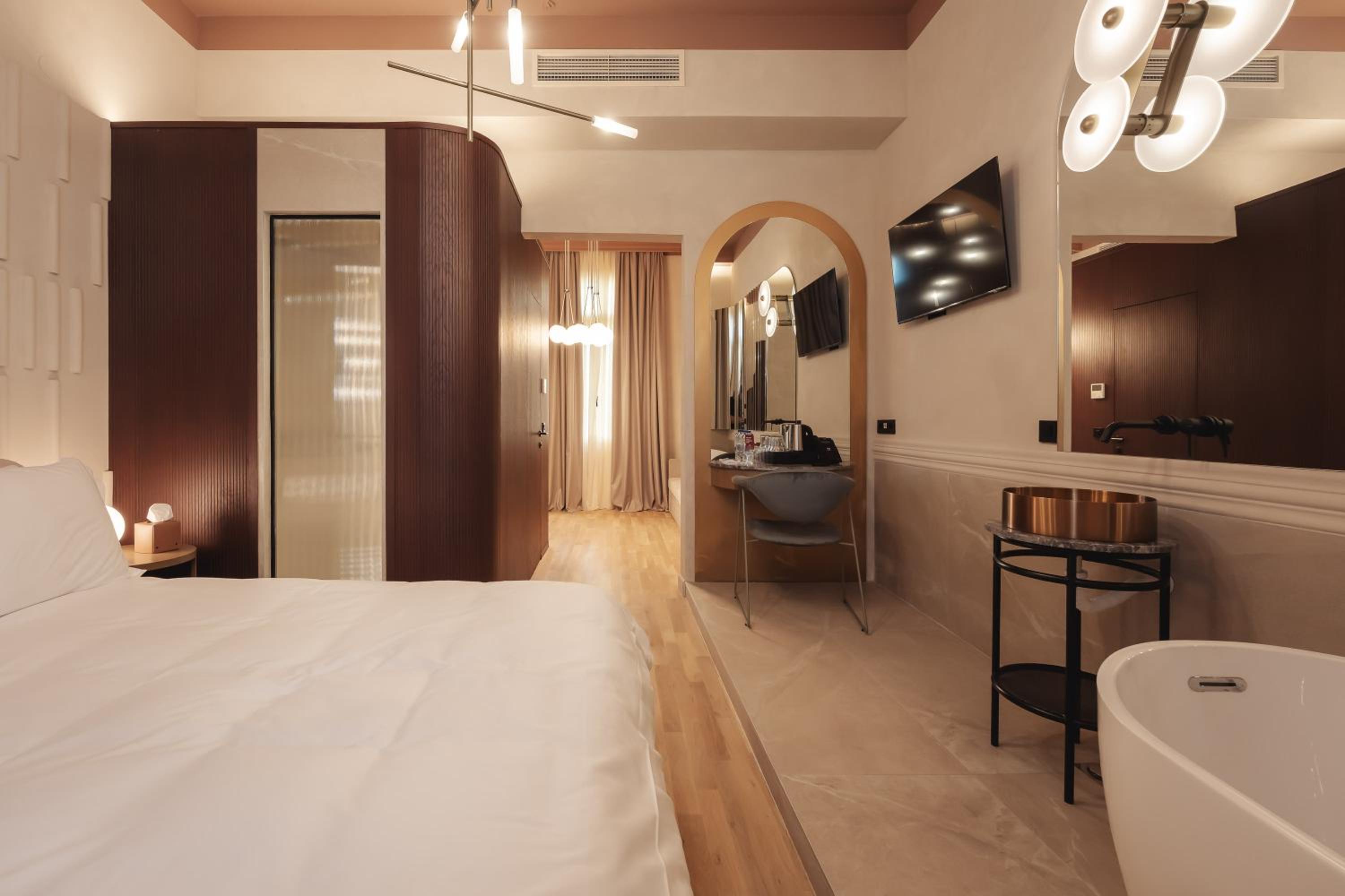  Elegant Suite - Photo 11