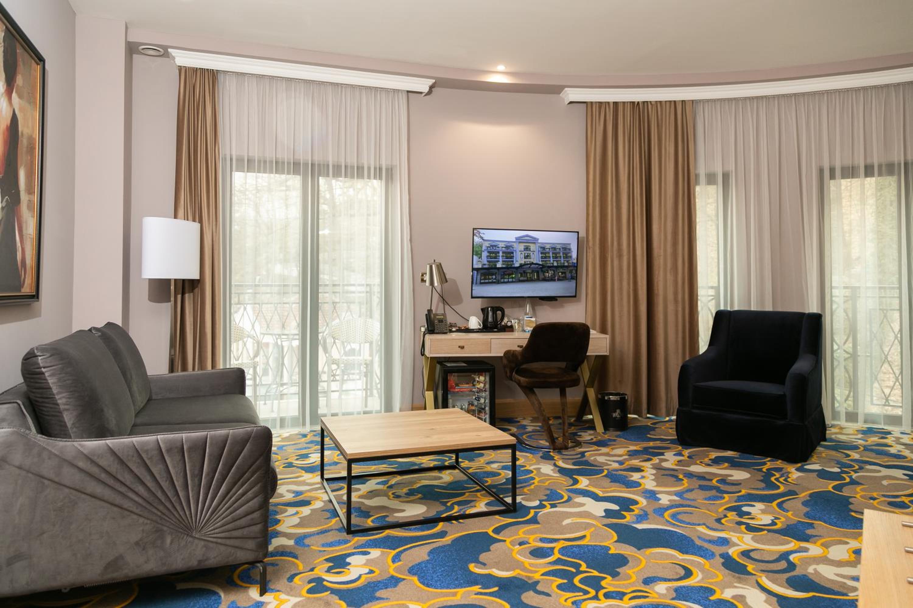 Double Room with Extra Bed photo 2