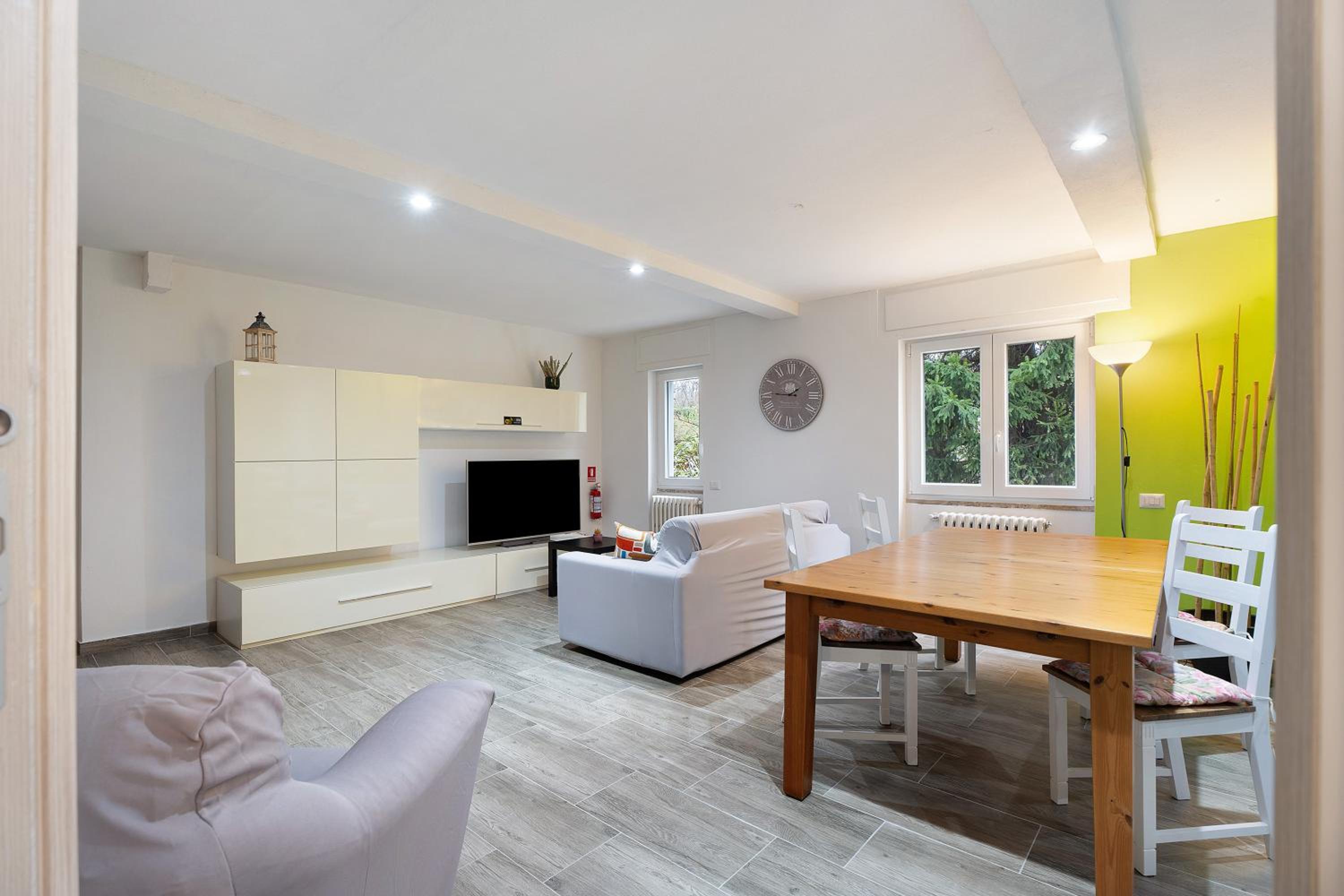 Two-Bedroom Deluxe Apartment with Garden View photo 2