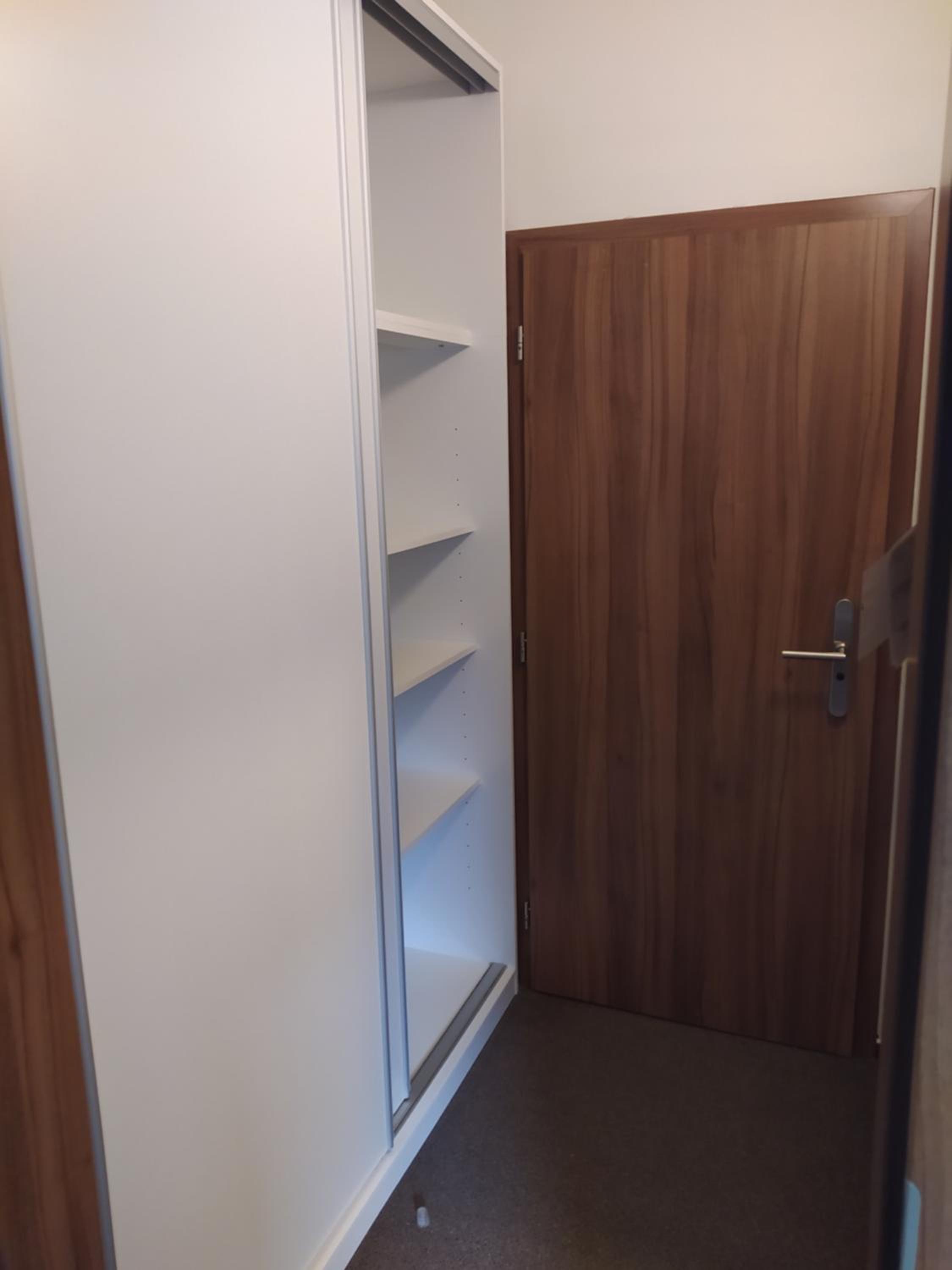 One-Bedroom Apartment photo 3