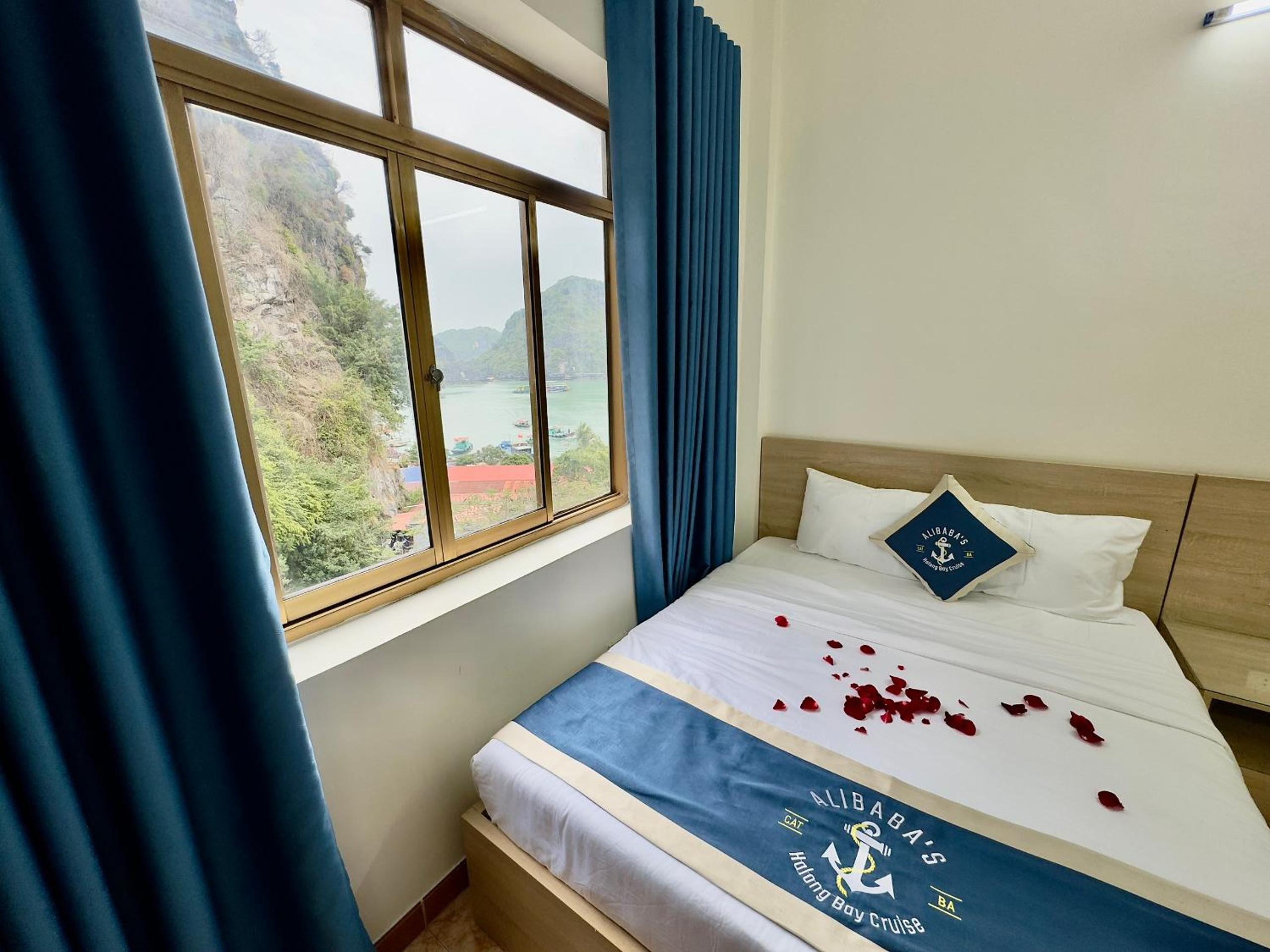 Twin Room with Mountain View