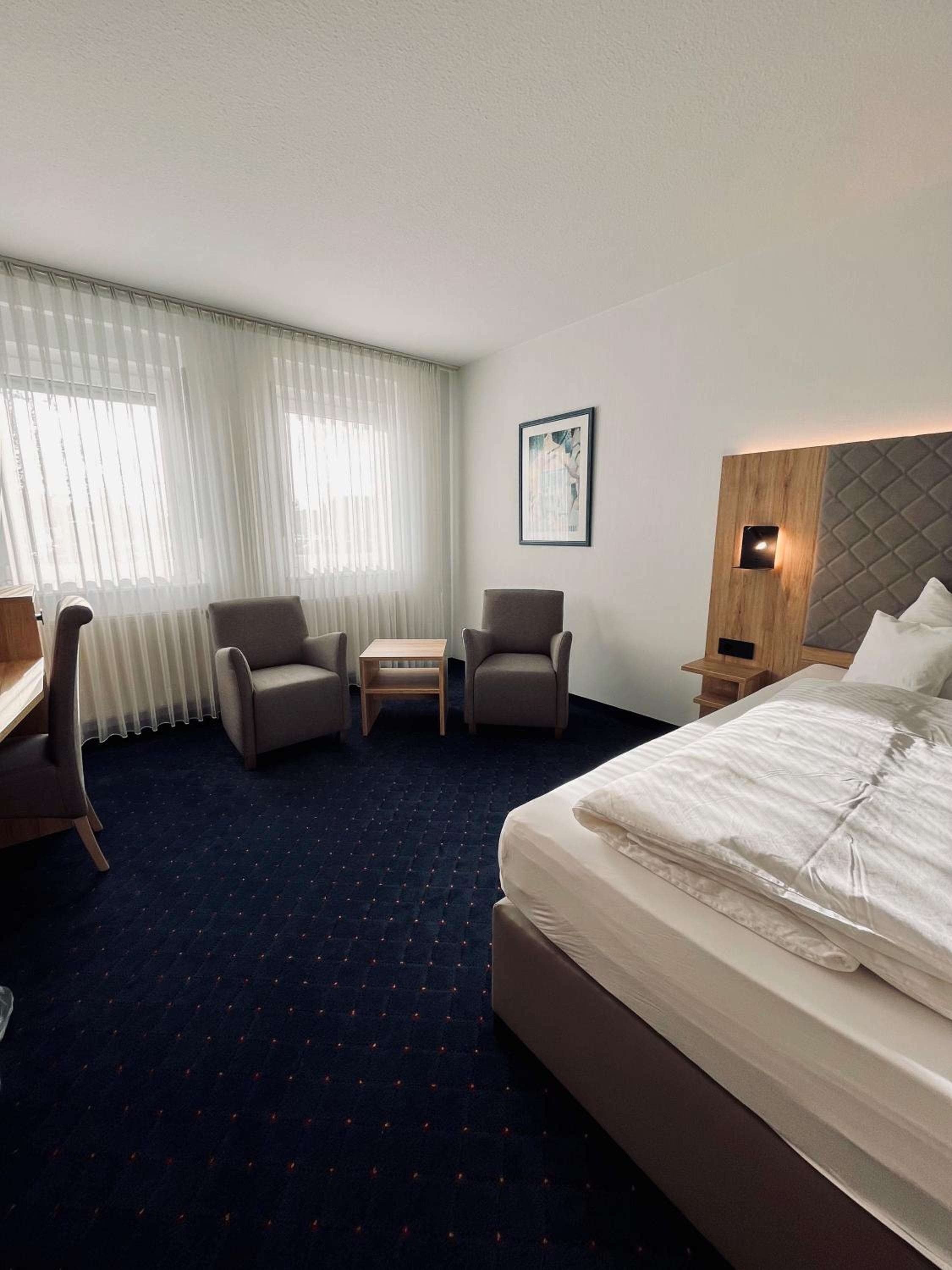 Large Double Room photo 2