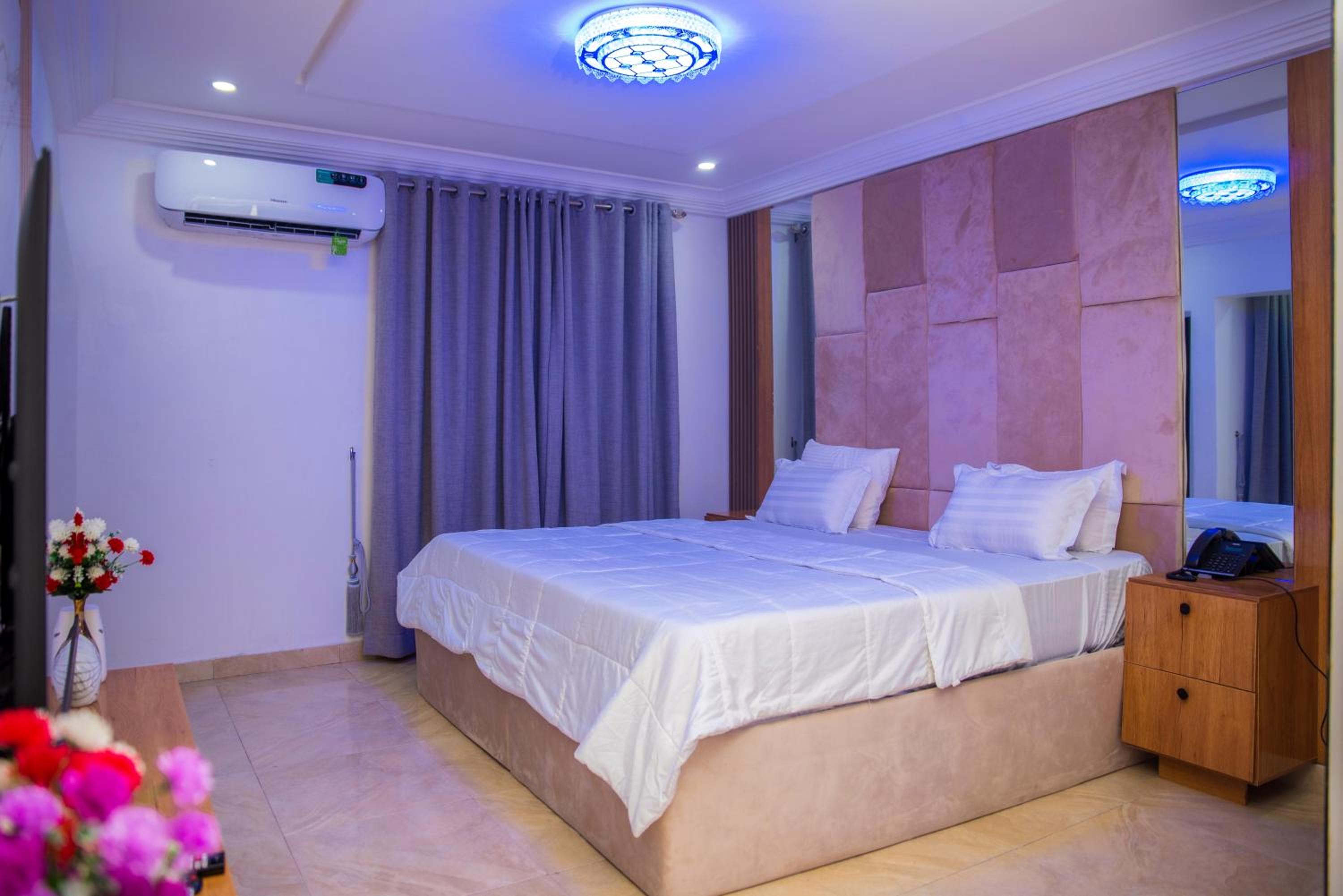 Villa photo 1