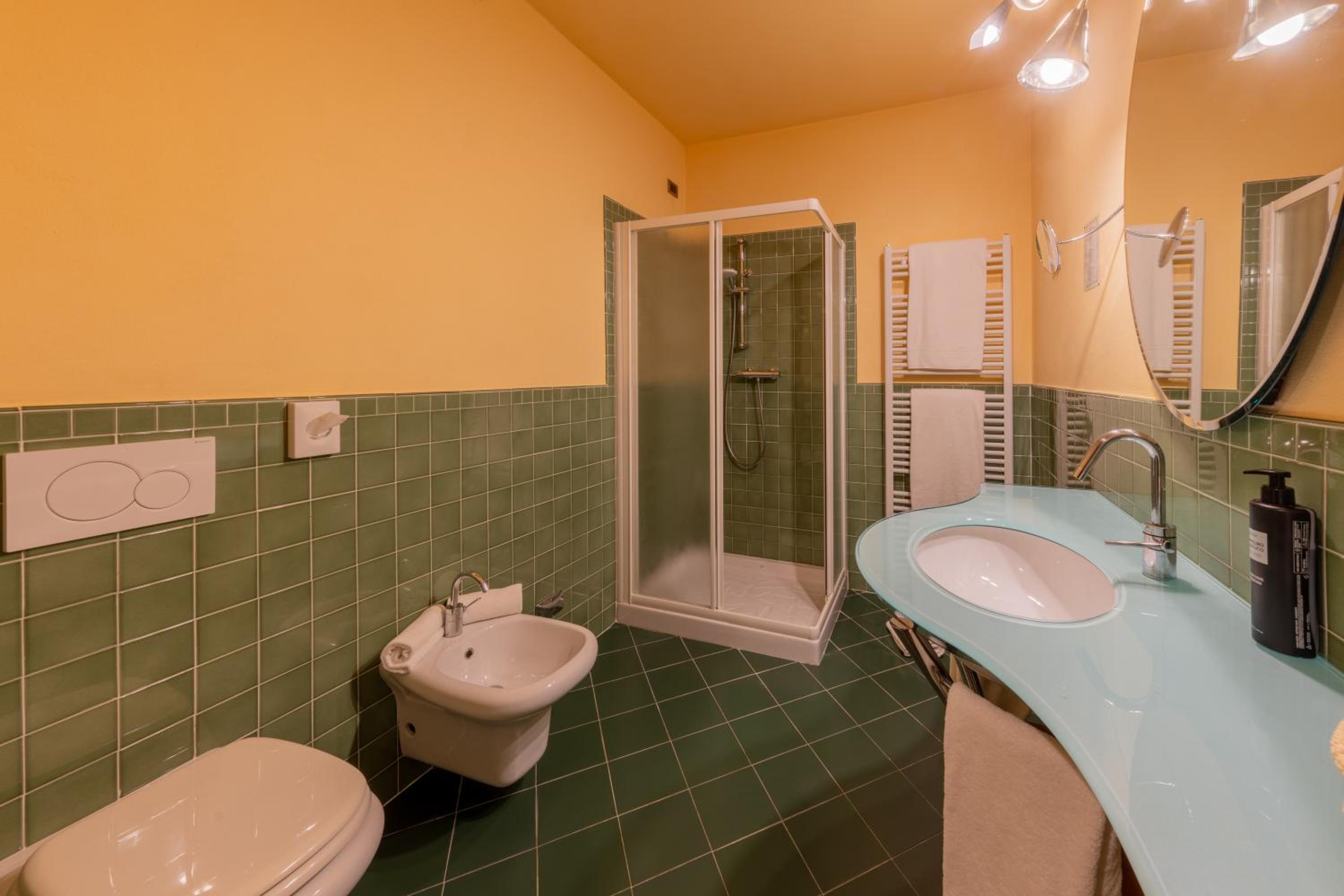 Double or Twin Room with Street View photo 3