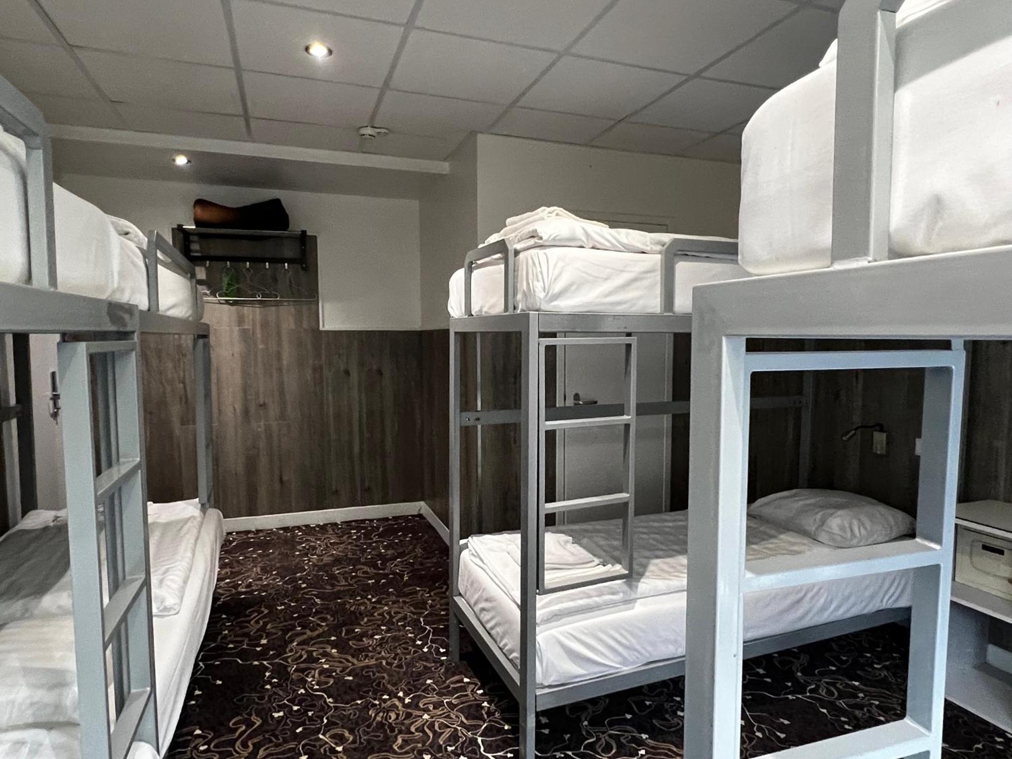 Dormitory Room (8 Adults) photo 2
