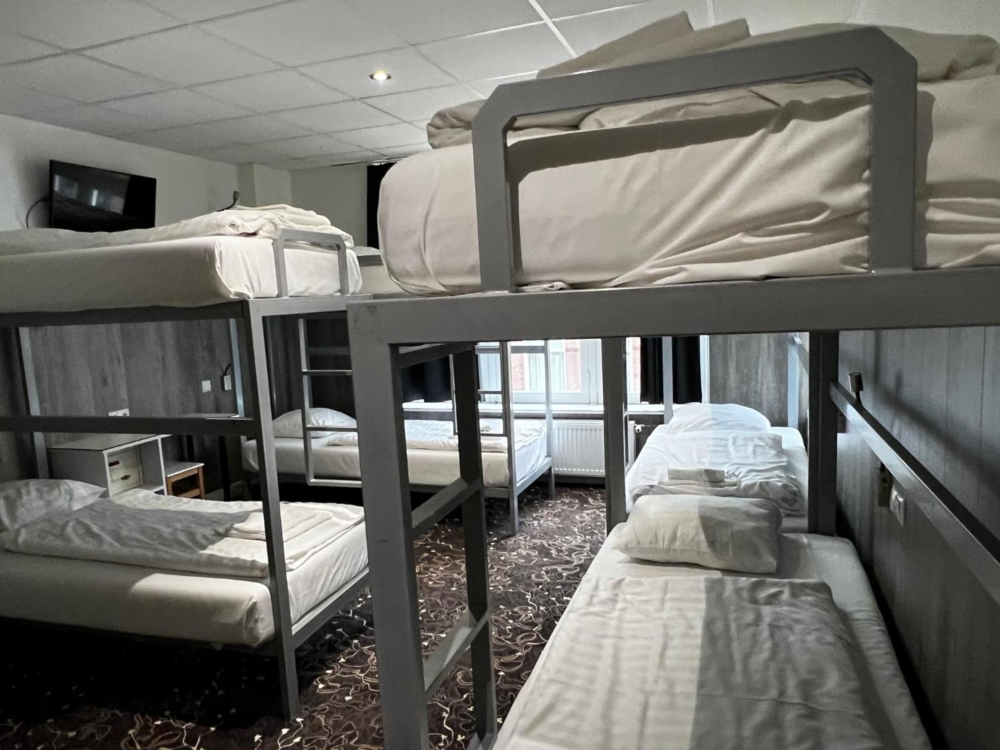 Dormitory Room (8 Adults) photo 1