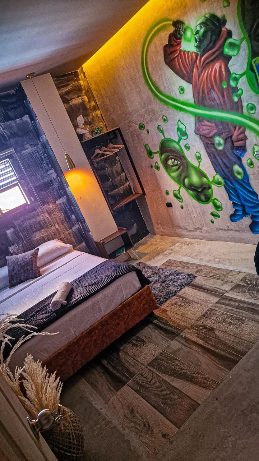 Deluxe Queen Room
