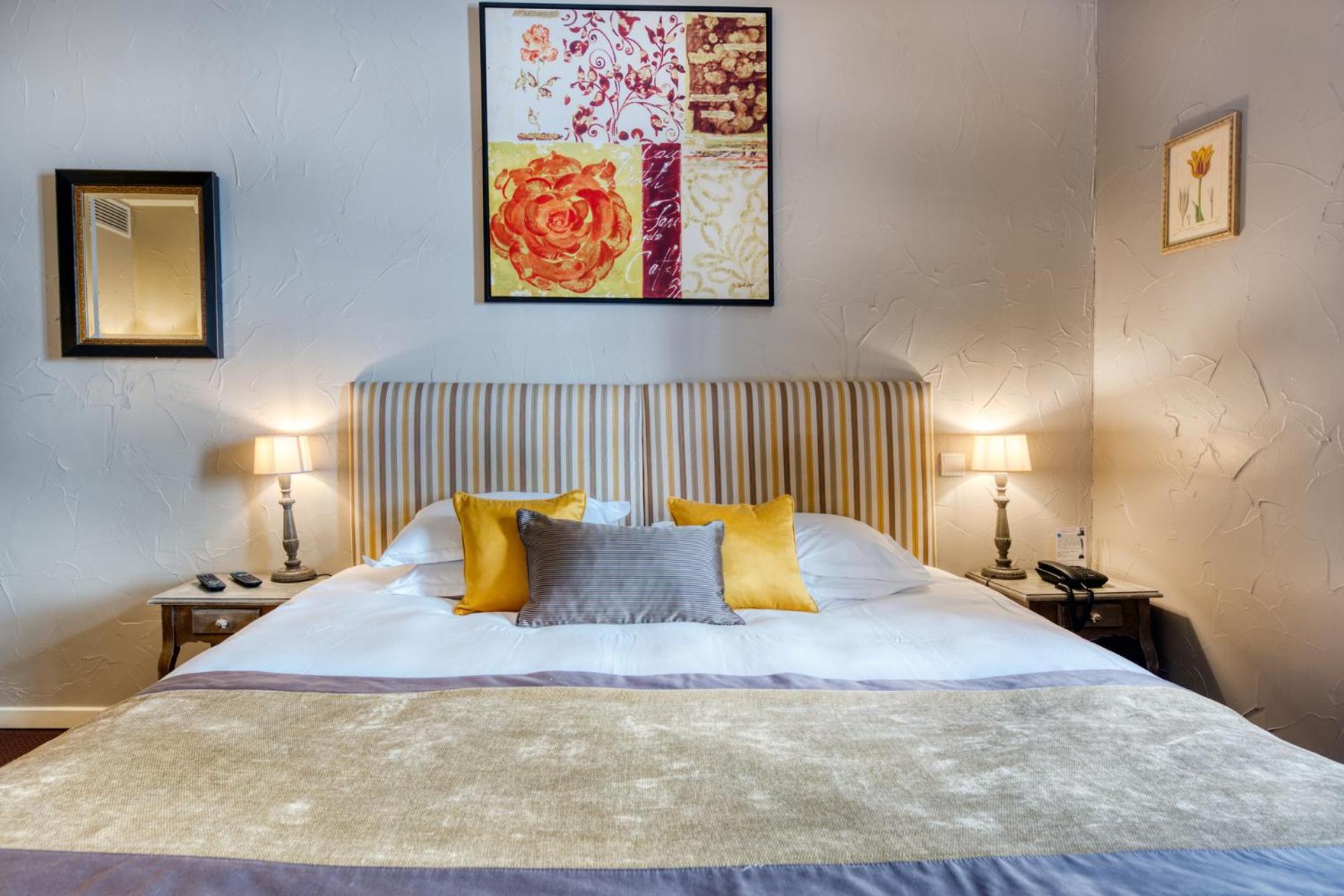 Deluxe King Room - Photo 5
