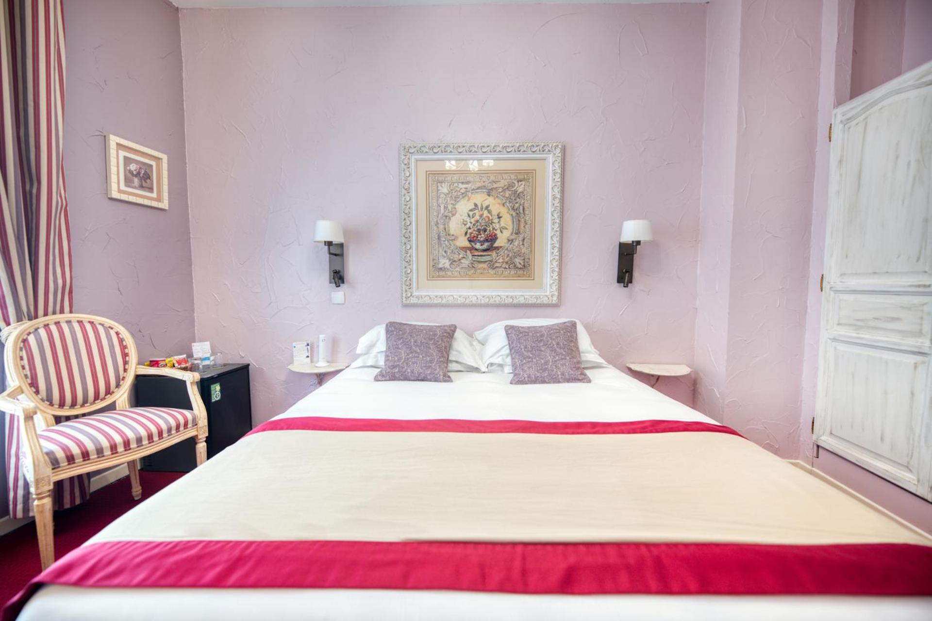 Standard Queen Room - Photo 8