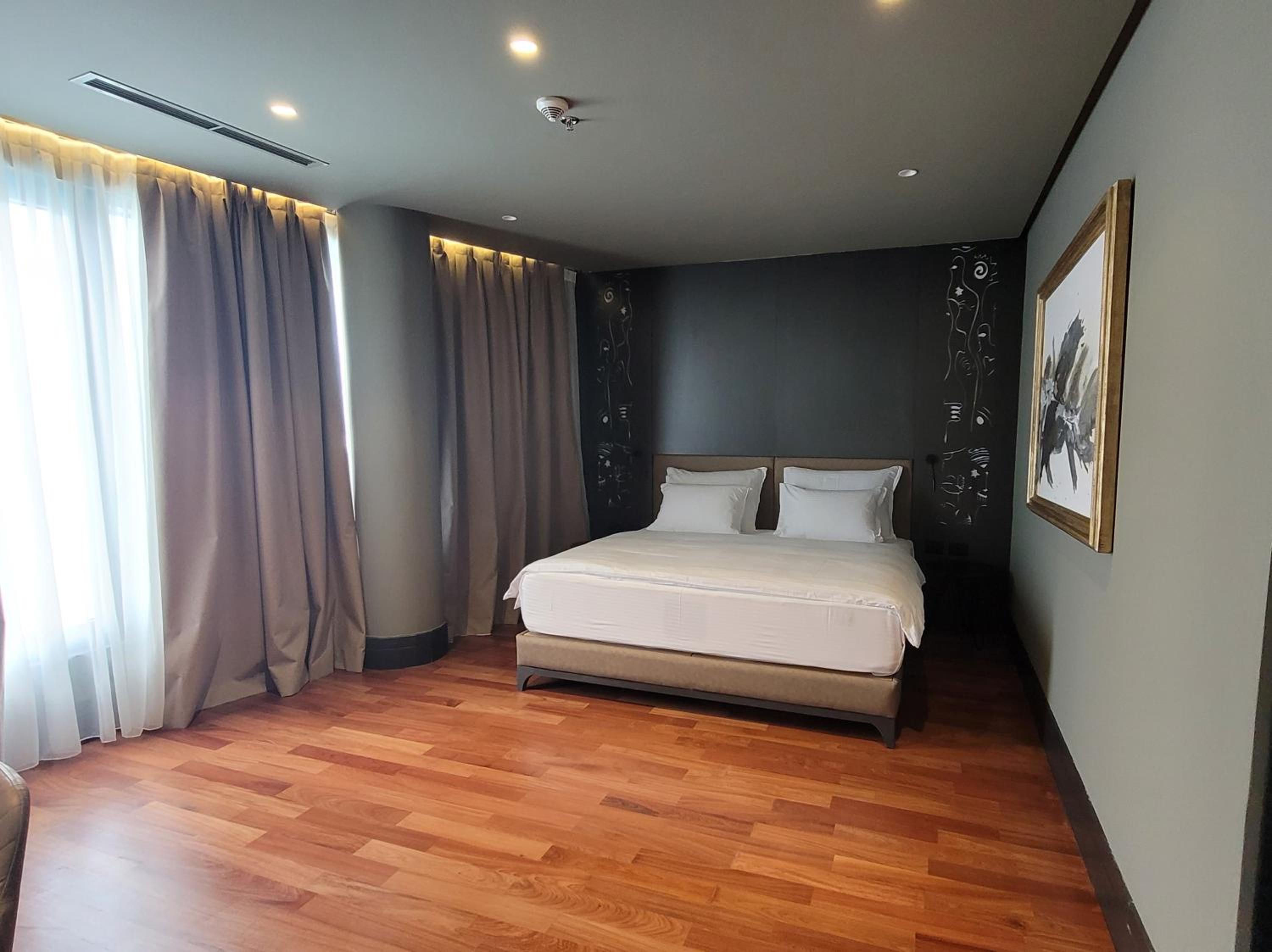 Business Suite with City View