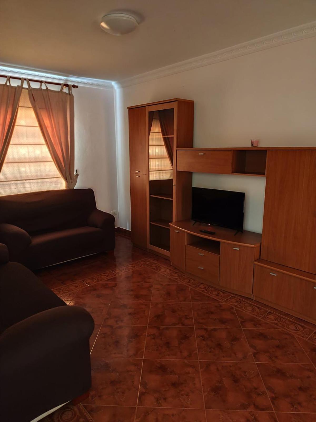 Casa de cuatro habitaciones