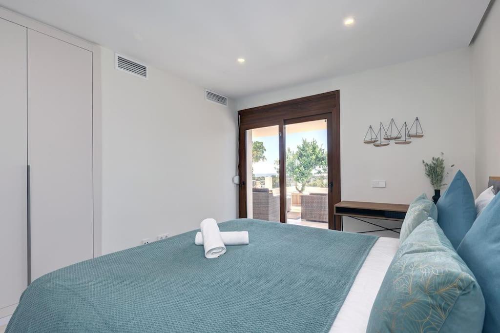 Three-Bedroom Villa photo 2