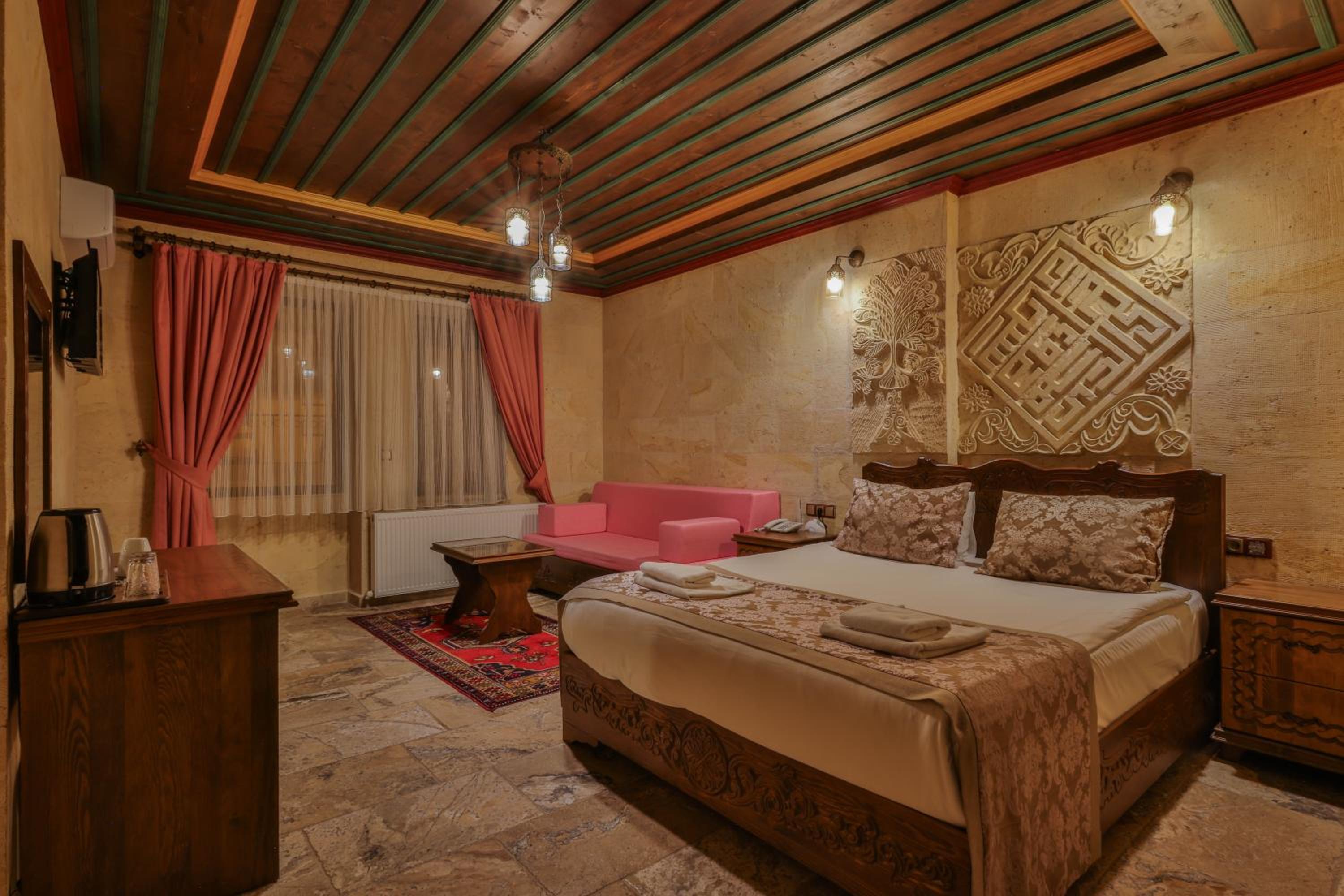 Deluxe Room - Photo 1